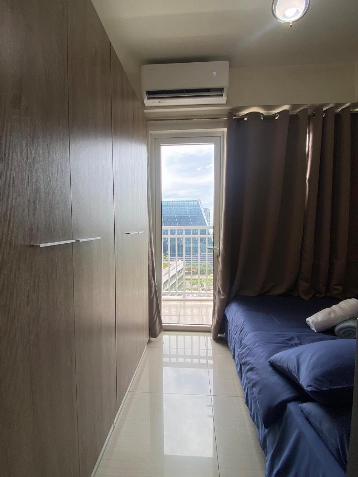 Shore Residences With Bay View Near Mall Of And Ikea