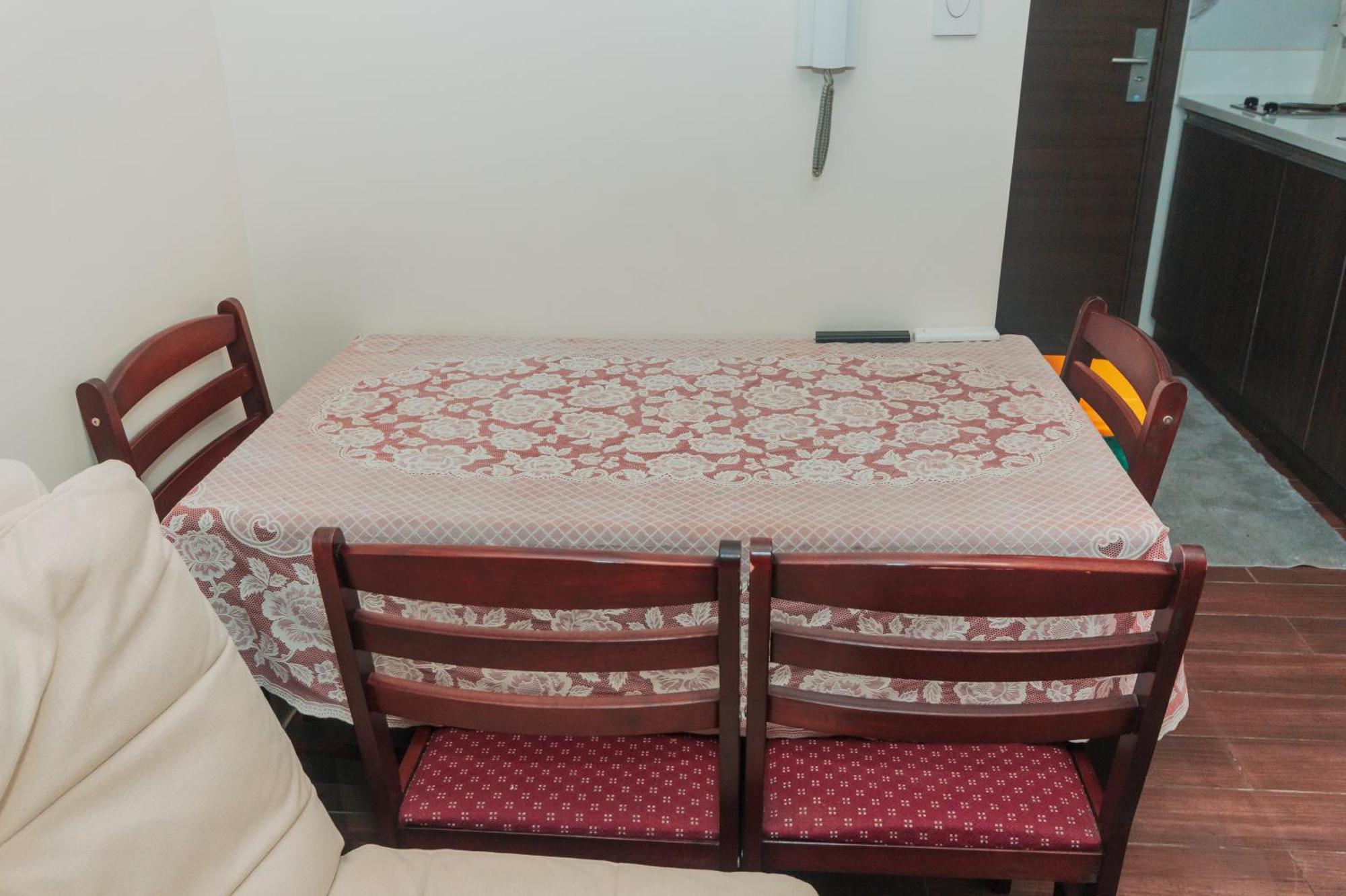 The Quirk Air Makati Swim Gym Park Eat Laugh 3301 Apartment *
