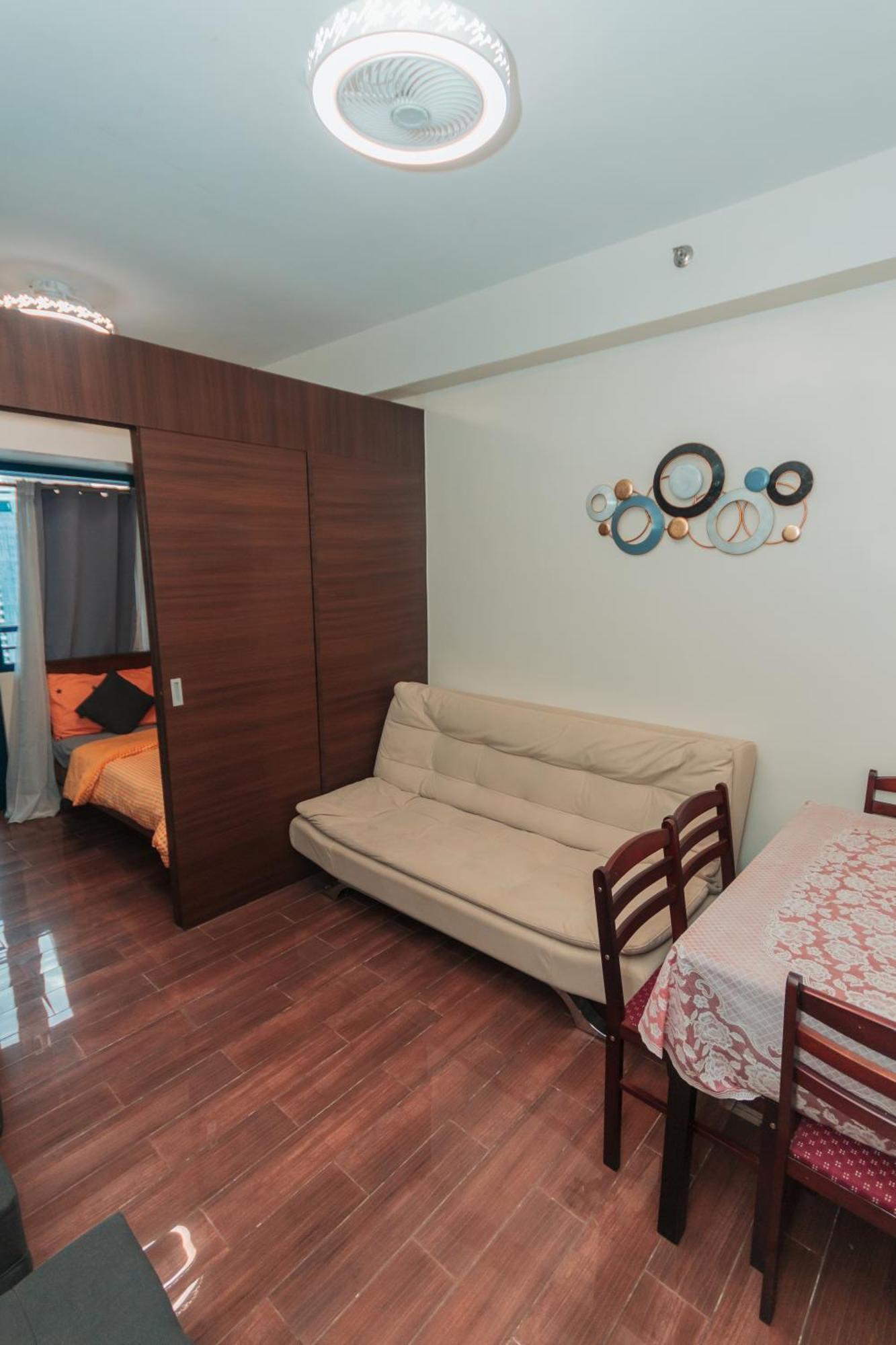 Apartment The Quirk Air Makati Swim Gym Park Eat Laugh 3301 *