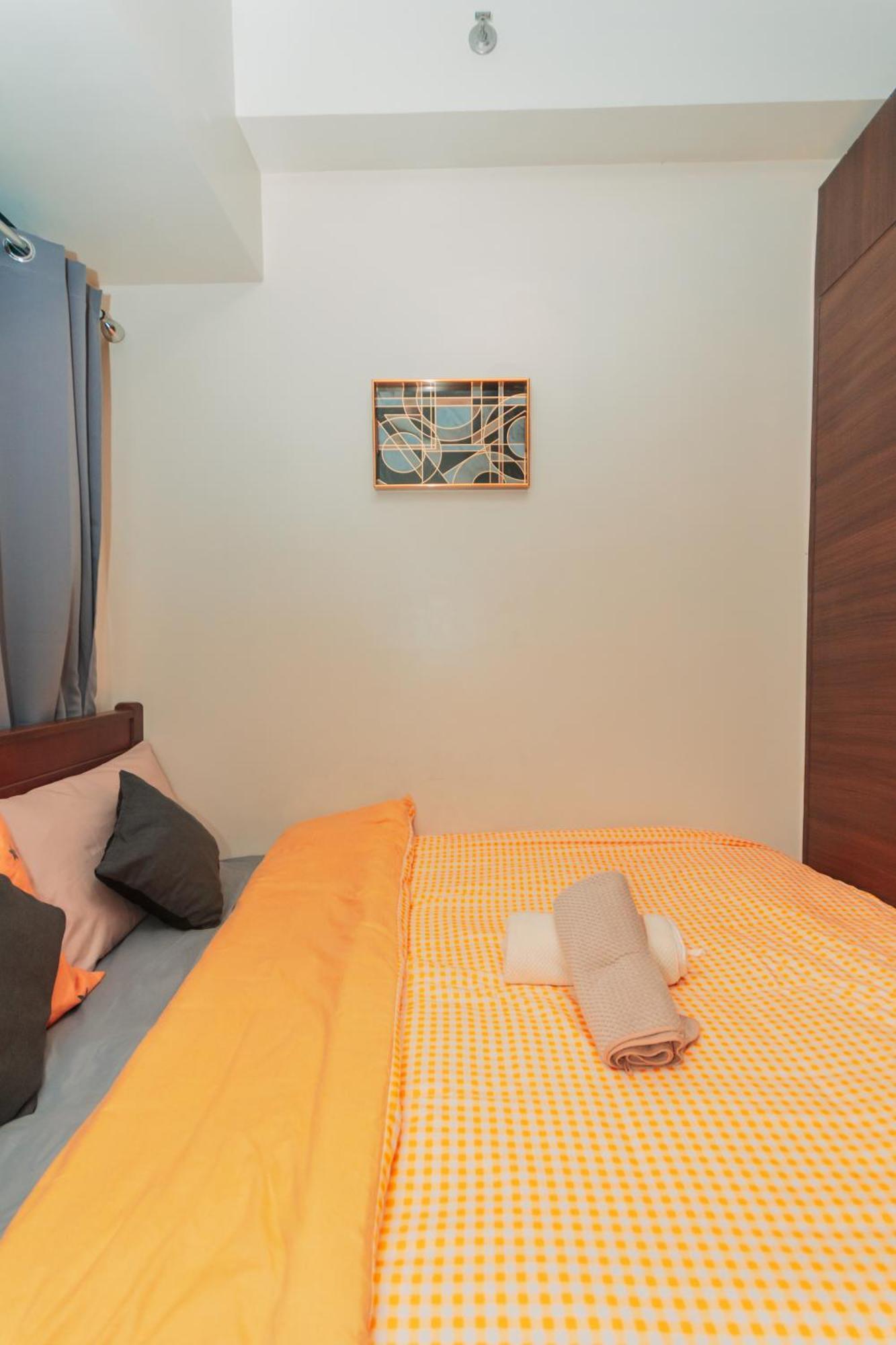 Apartment The Quirk Air Makati Swim Gym Park Eat Laugh 3301