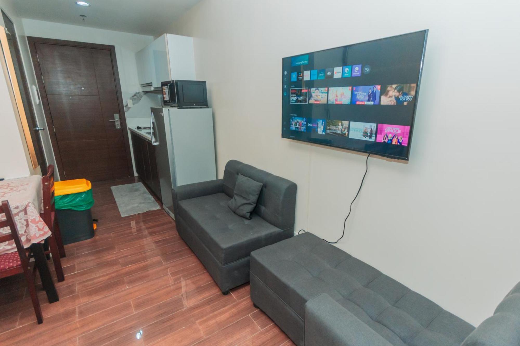 Apartment The Quirk Air Makati Swim Gym Park Eat Laugh 3301 *