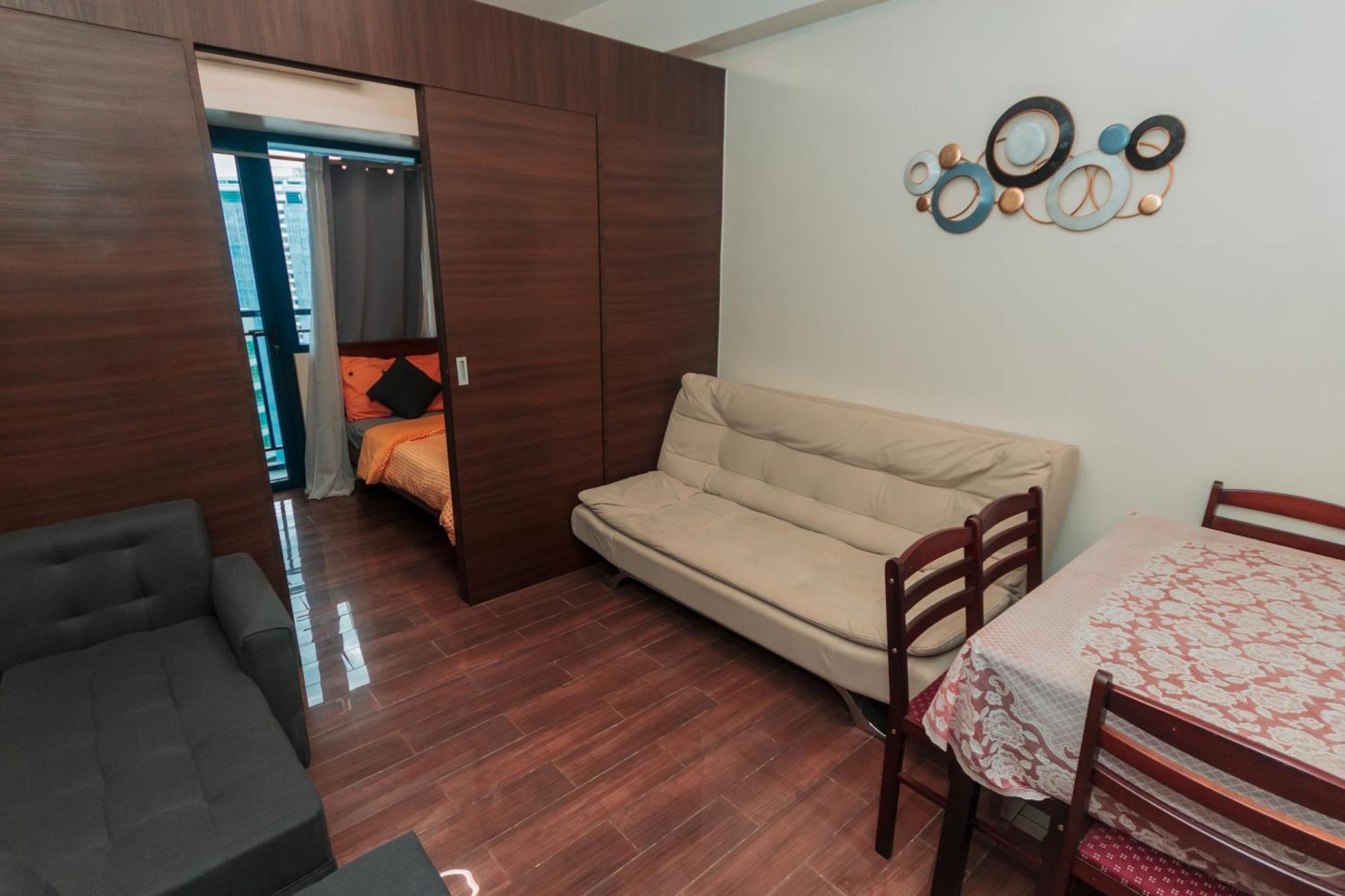 Apartment The Quirk Air Makati Swim Gym Park Eat Laugh 3301 Manila