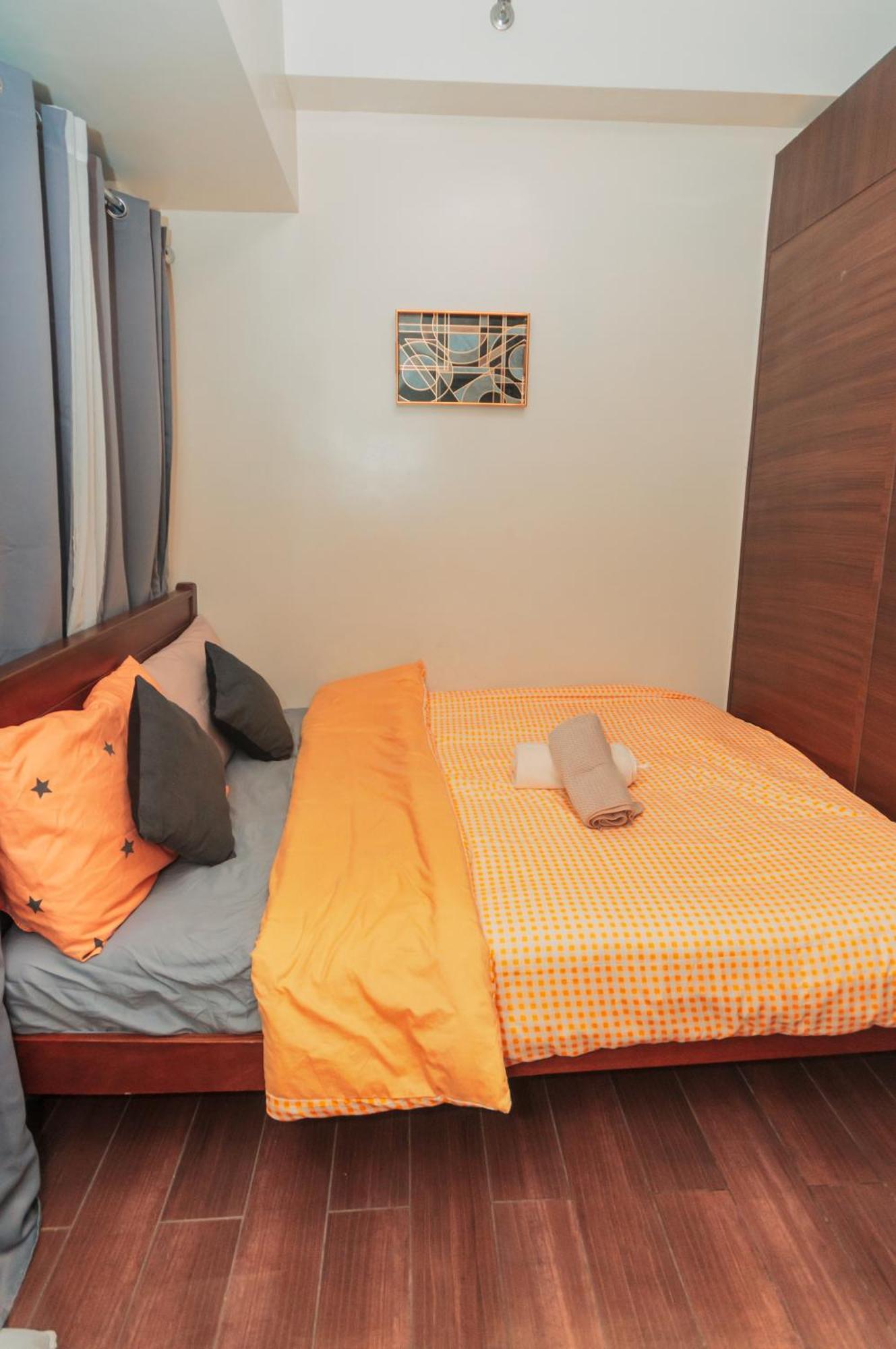 Apartment The Quirk Air Makati Swim Gym Park Eat Laugh 3301