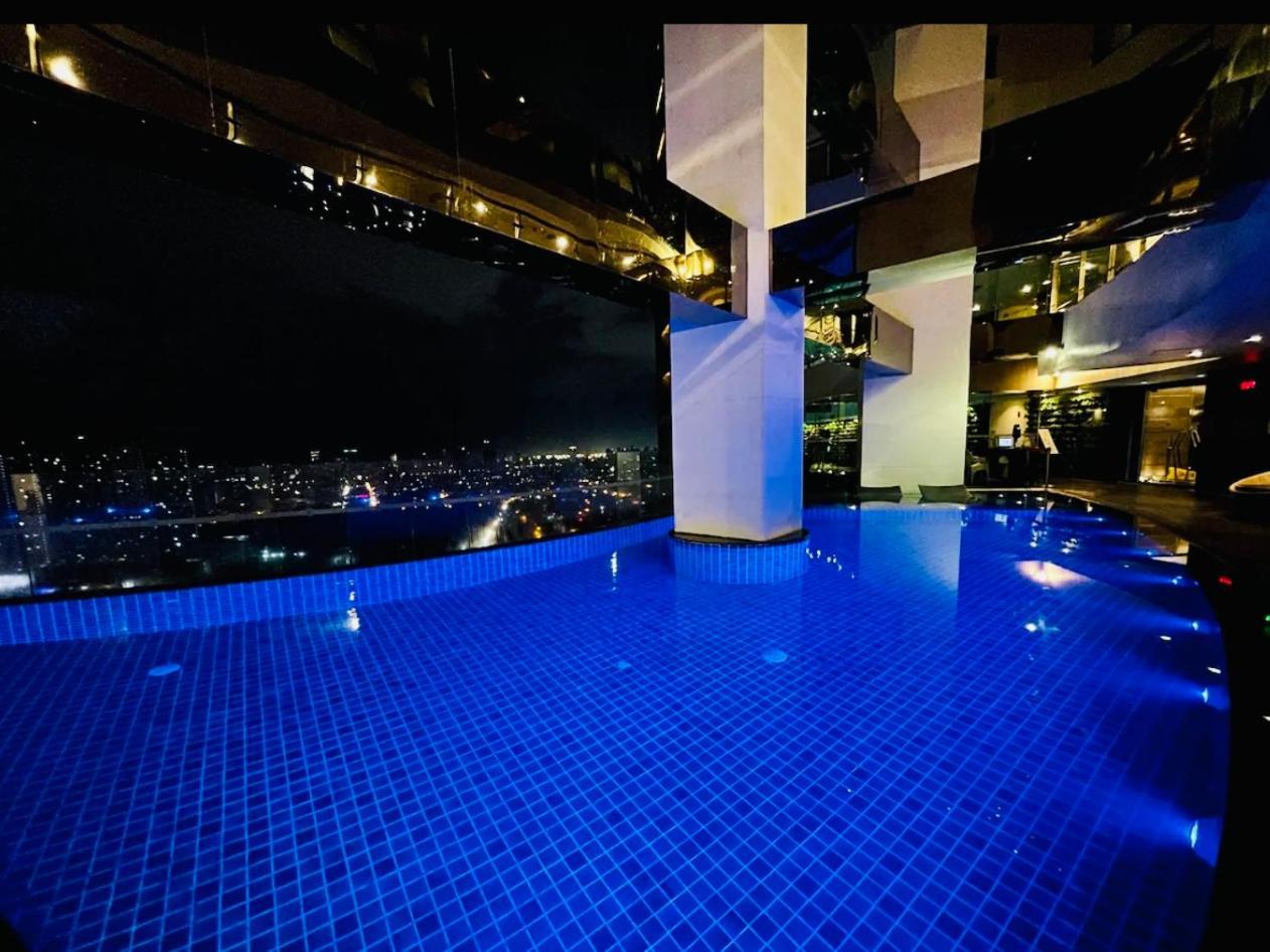 Gramercy Residences Spacious 1 Bedroom Loft Free Amenities Hotel