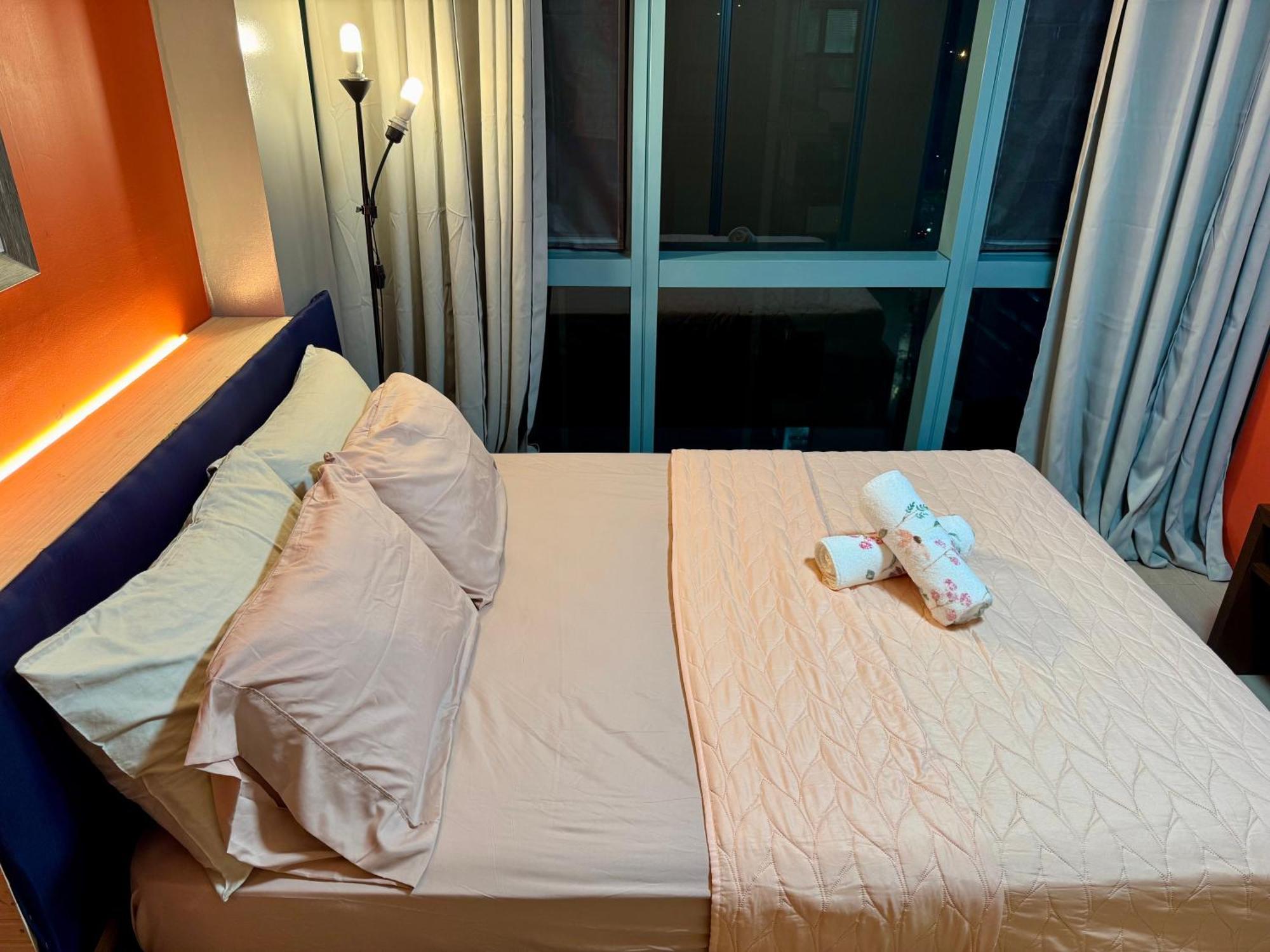 Bgc One Uptown 2bedroom With Balcony And 1 Free Parking *