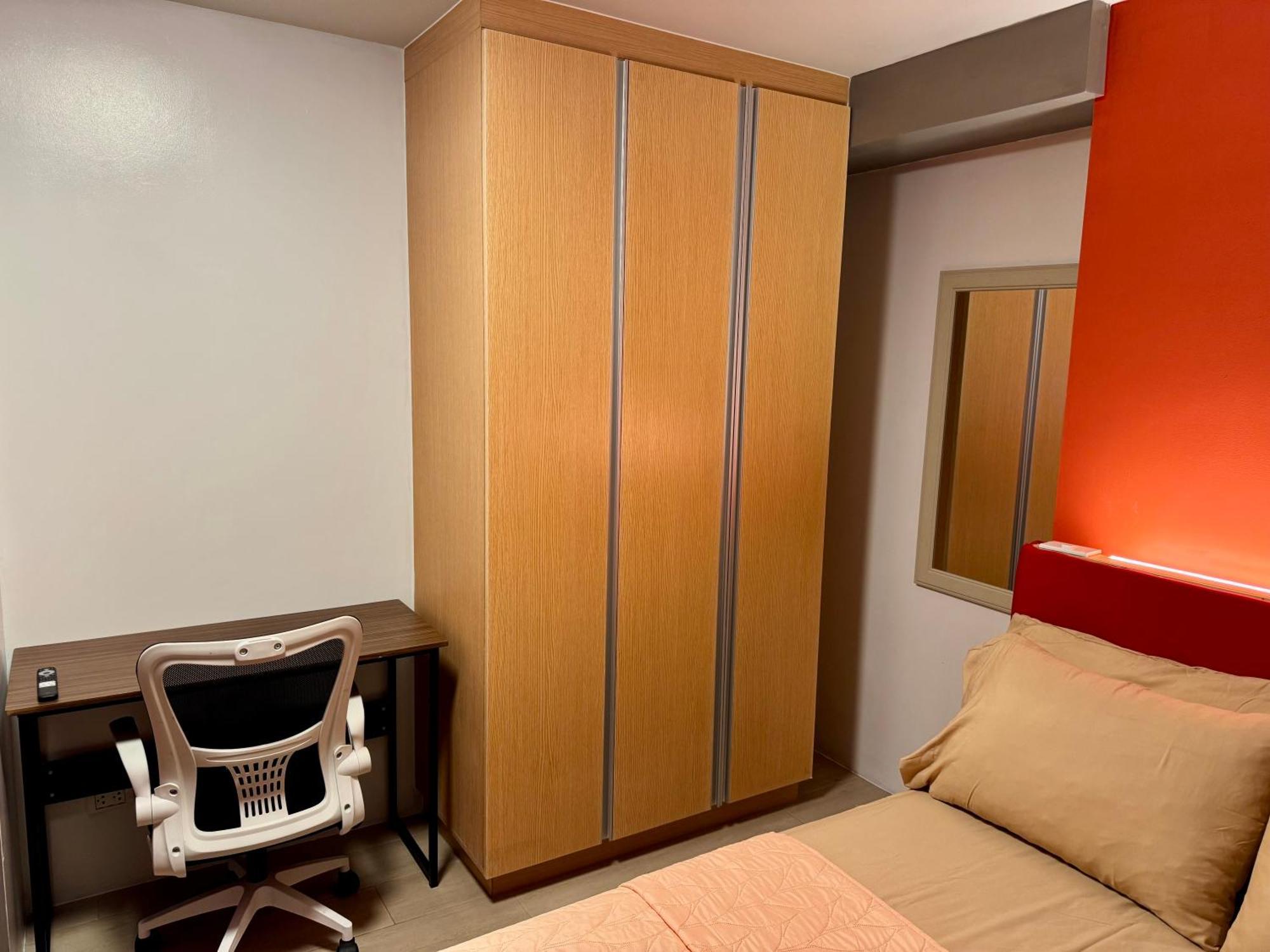 Bgc One Uptown 2bedroom With Balcony And 1 Free Parking Manila