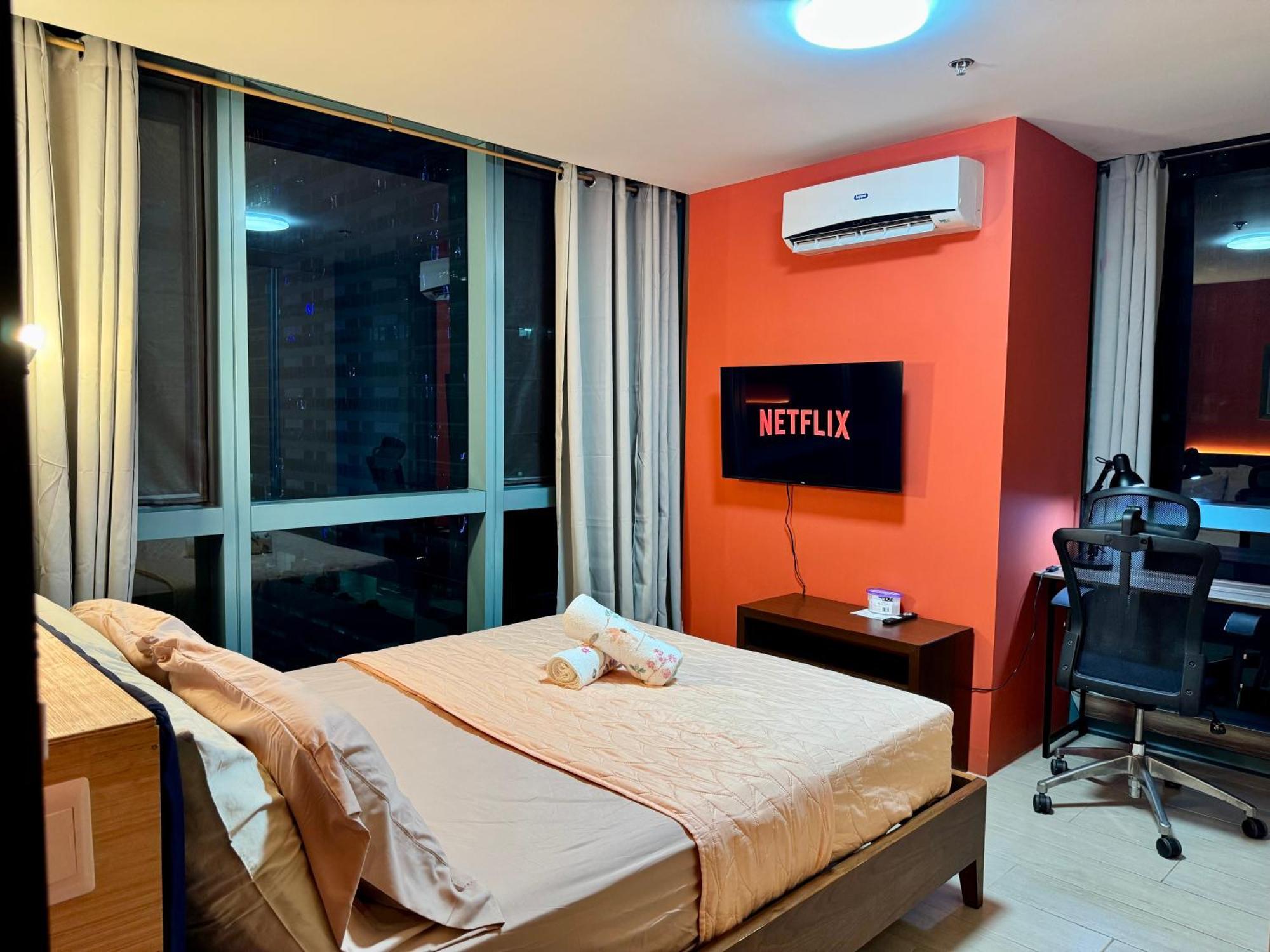 Aparthotel Bgc One Uptown 2bedroom With Balcony And 1 Free Parking
