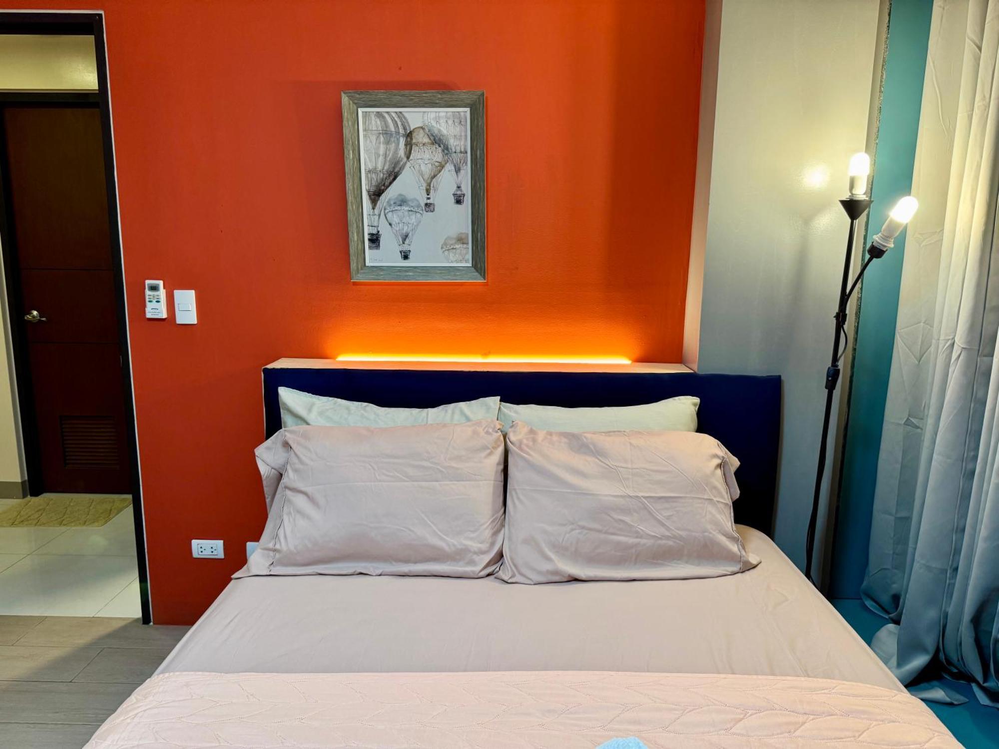 Bgc One Uptown 2bedroom With Balcony And 1 Free Parking Aparthotel