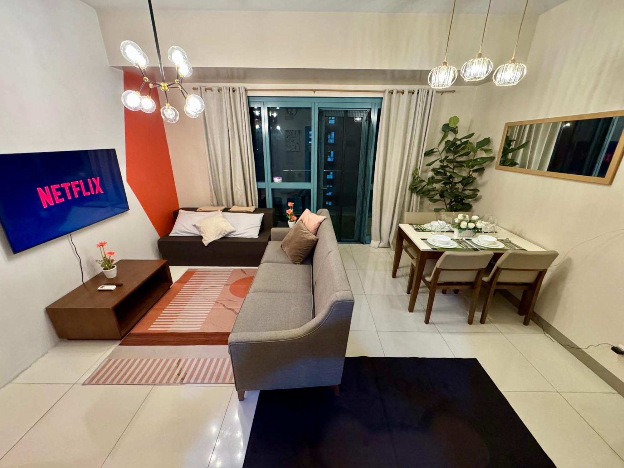 Bgc One Uptown 2bedroom With Balcony And 1 Free Parking Aparthotel Manila