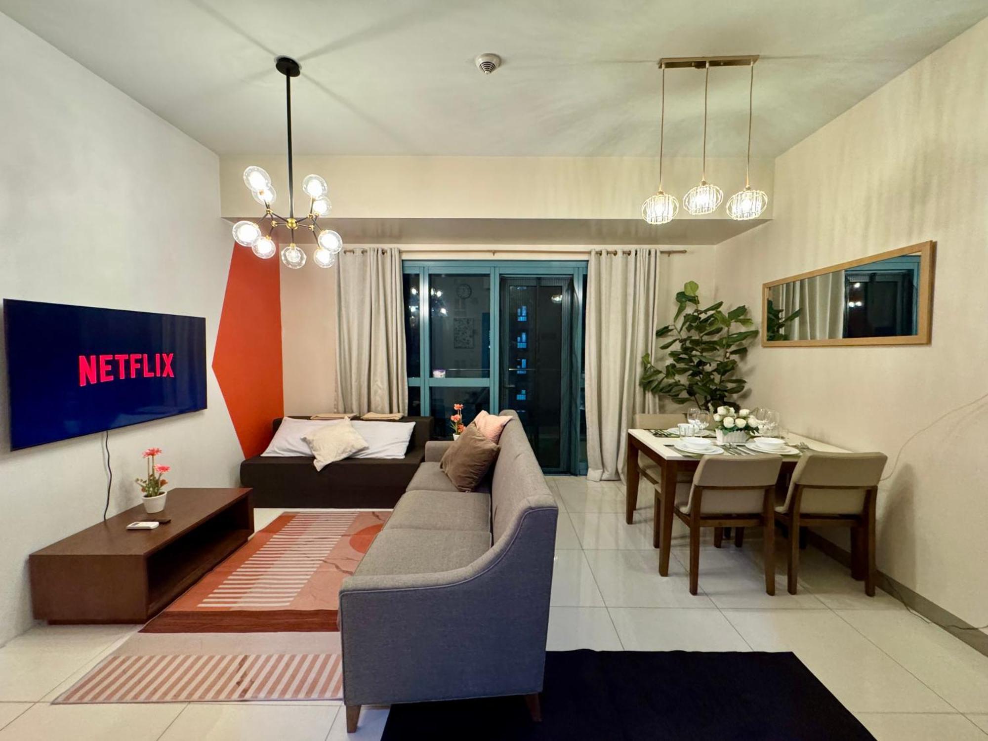 Aparthotel Bgc One Uptown 2bedroom With Balcony And 1 Free Parking Manila