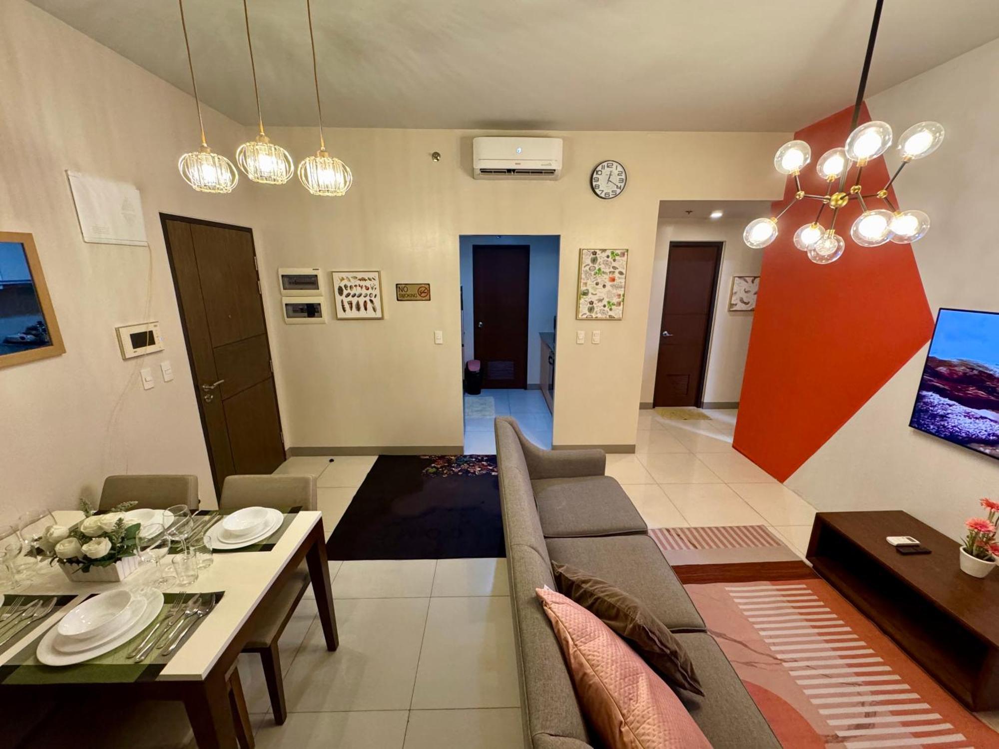 Aparthotel Bgc One Uptown 2bedroom With Balcony And 1 Free Parking *