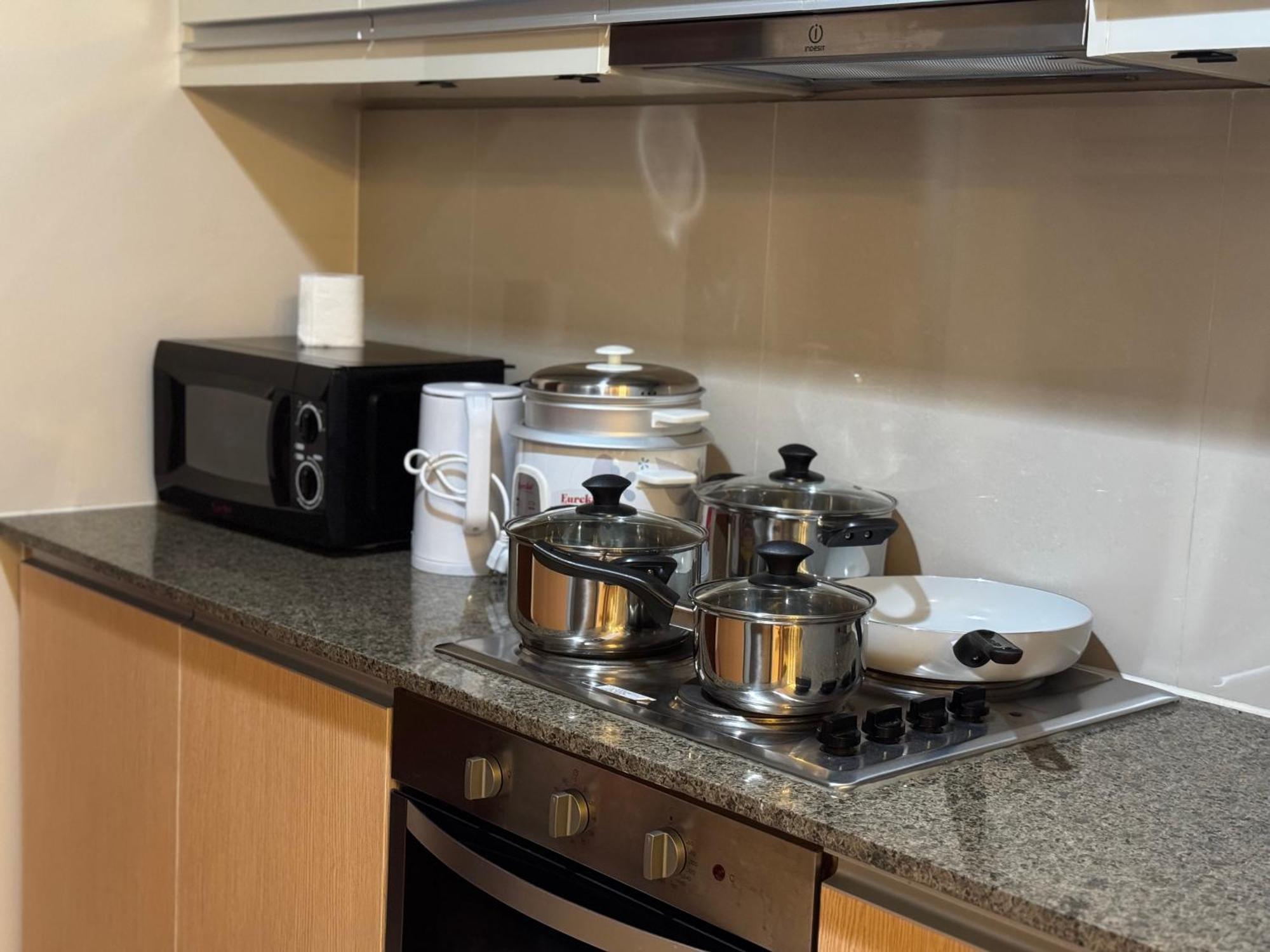 Bgc One Uptown 2bedroom With Balcony And 1 Free Parking Aparthotel *