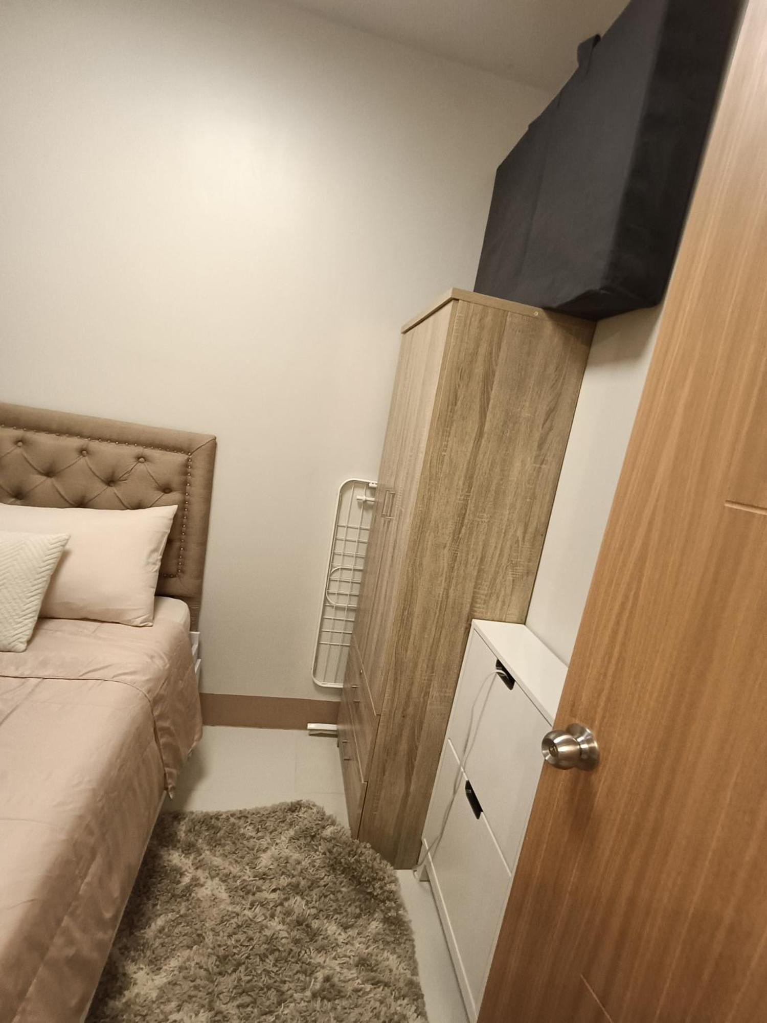 Clmn Staycation Metro Manila Capsule hotel