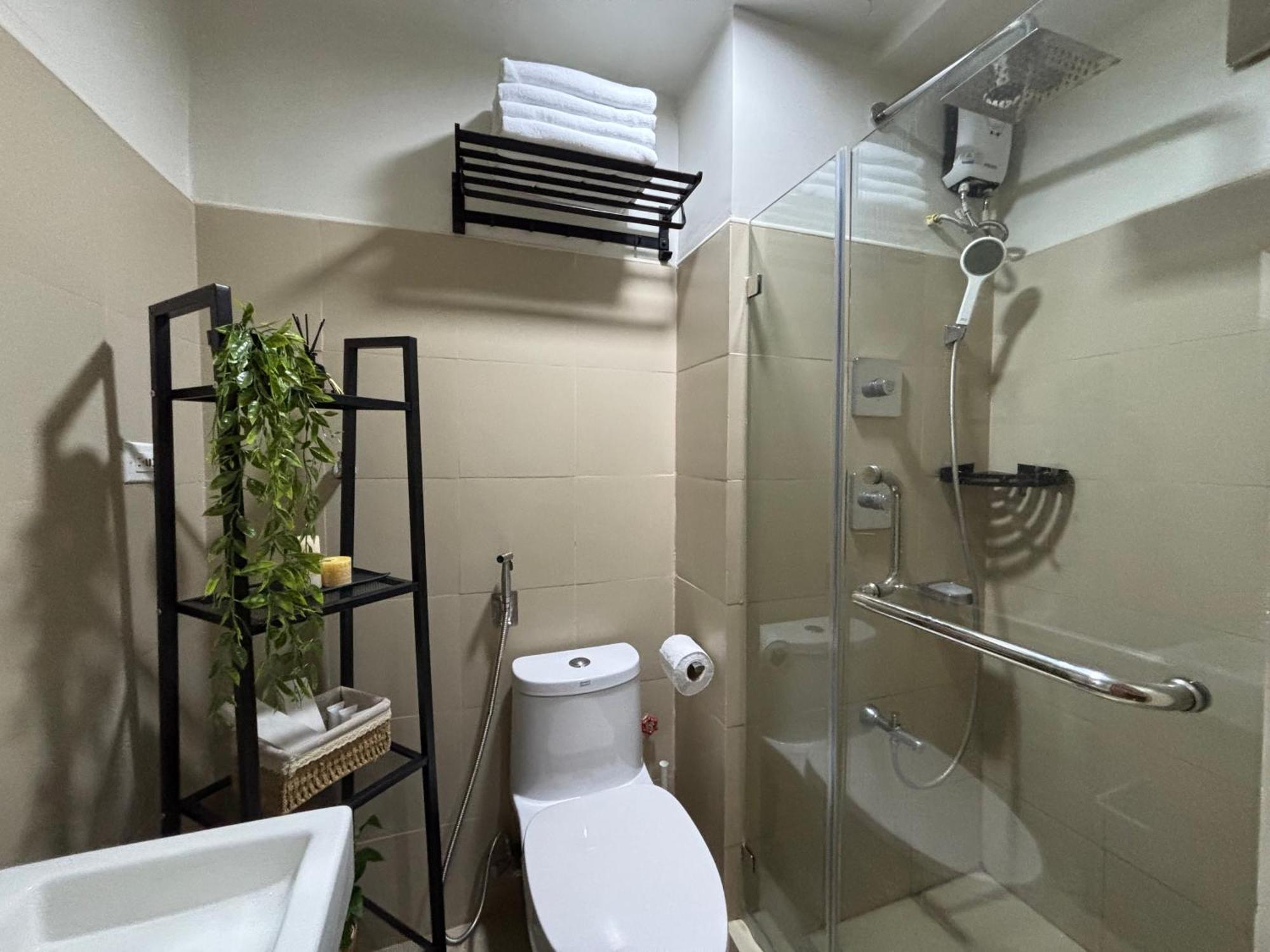 Aparthotel Unit In Pasay Near Mall Of Moa Manila