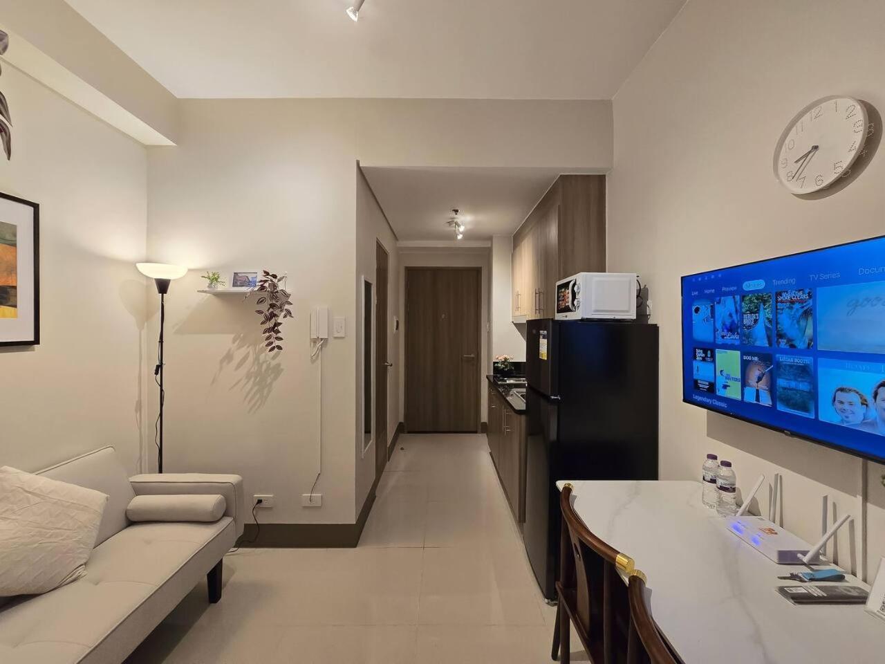 Apartment 1br Unit Condotel W Balcony Fame Residences #fm61 Manila