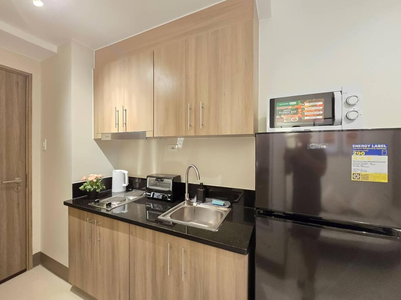 1br Unit Condotel W Balcony Fame Residences #fm61 * Manila
