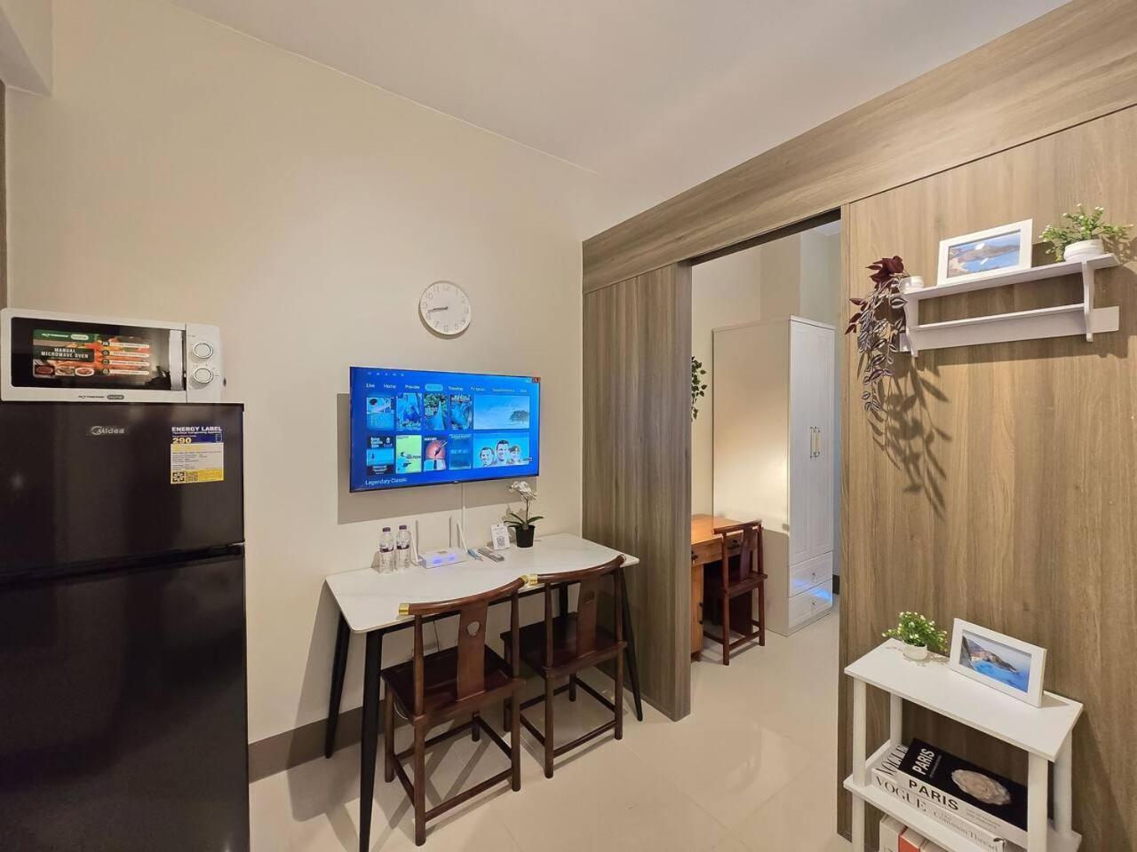1br Unit Condotel W Balcony Fame Residences #fm61 * Manila
