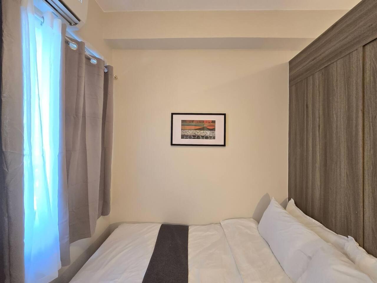 Apartment 1br Unit Condotel W Balcony Fame Residences #fm61 Manila