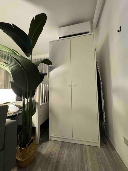 Cozy And Modern Living Apartment Manila
