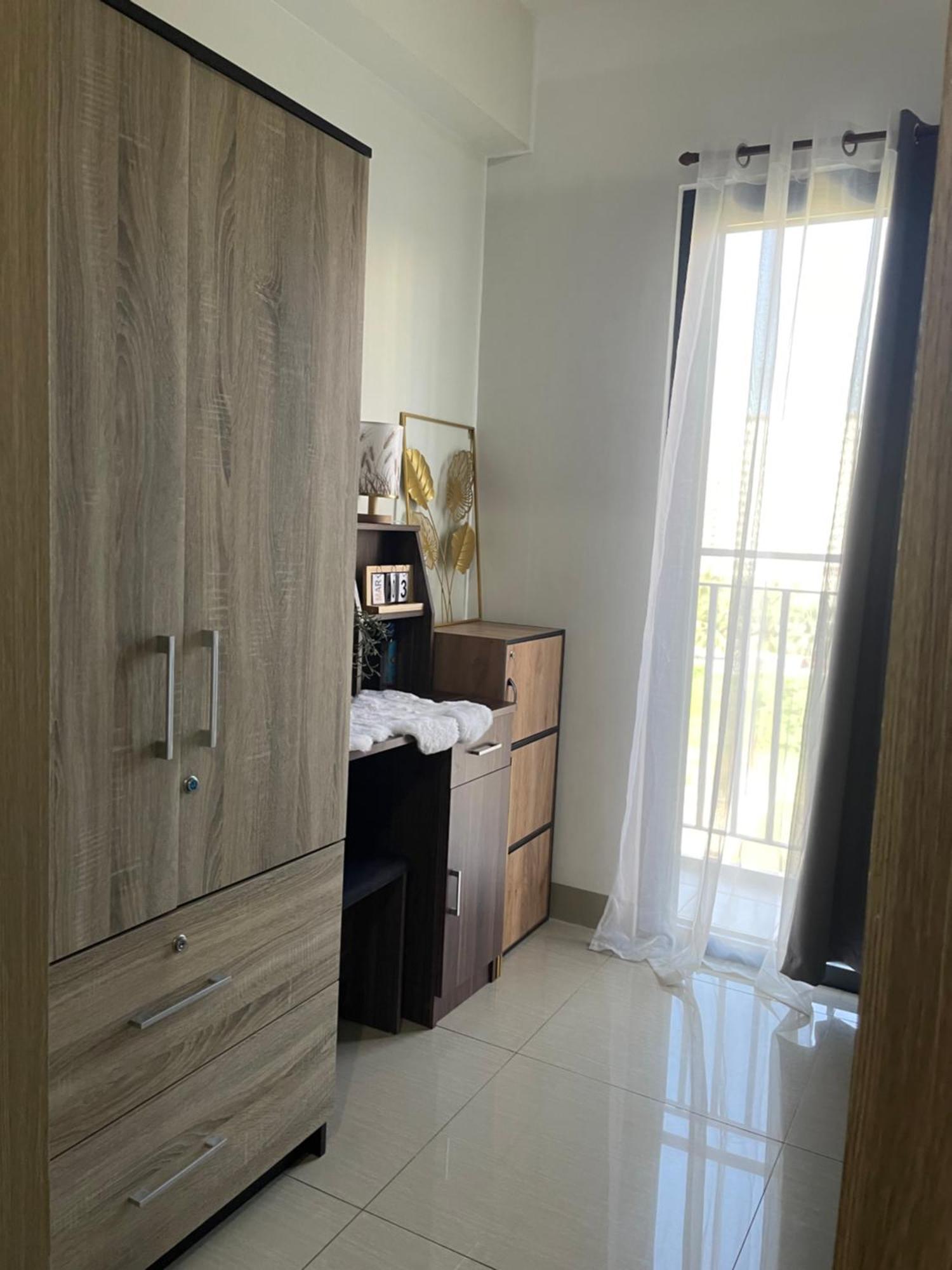 12 Minutes From Mall Of - Spacious With Balcony & Hot Shower *