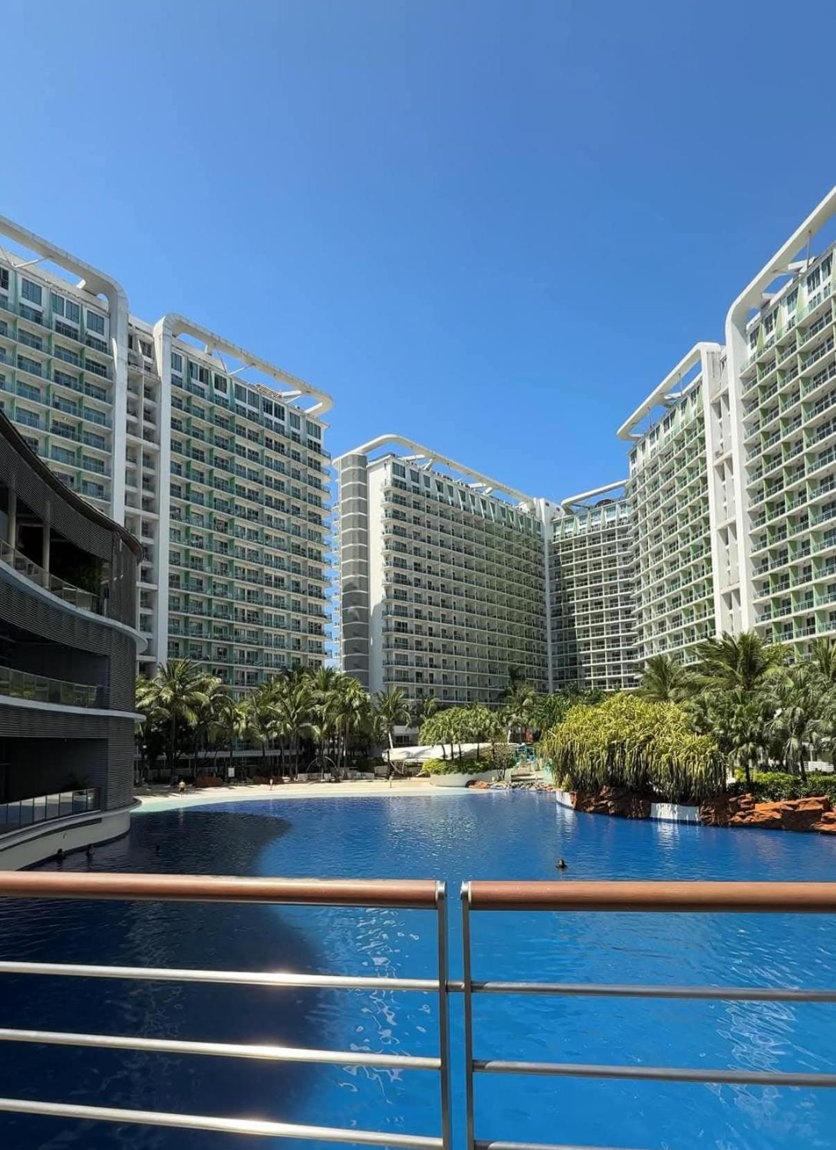 Isla Azure Staycation Apartment