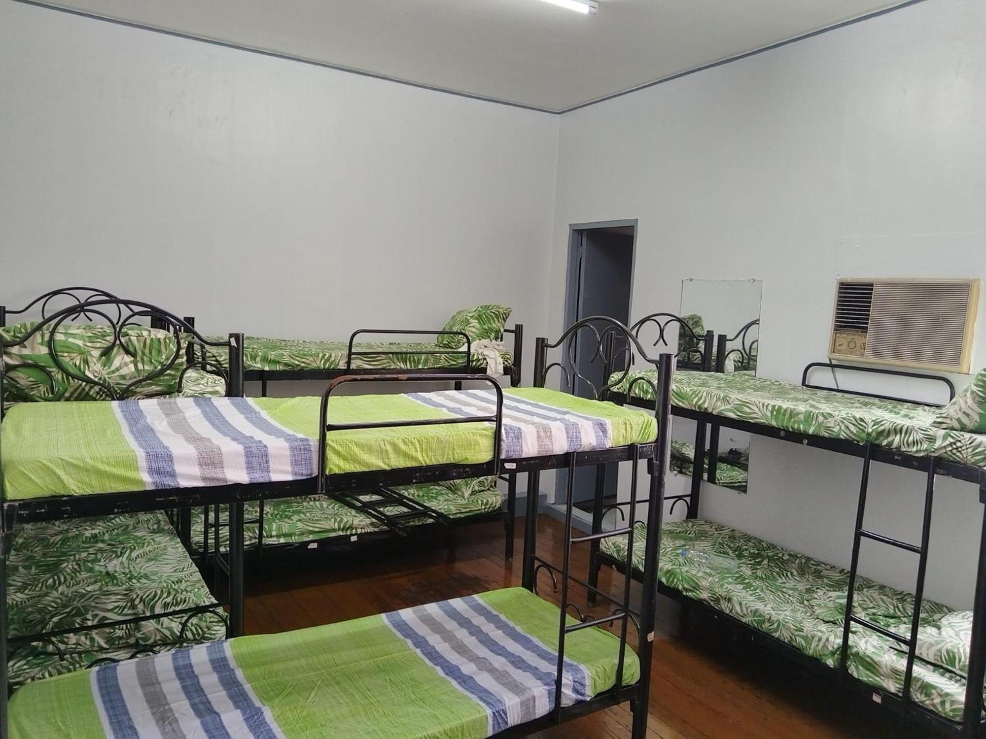 Bahaymandaragat Albergue *