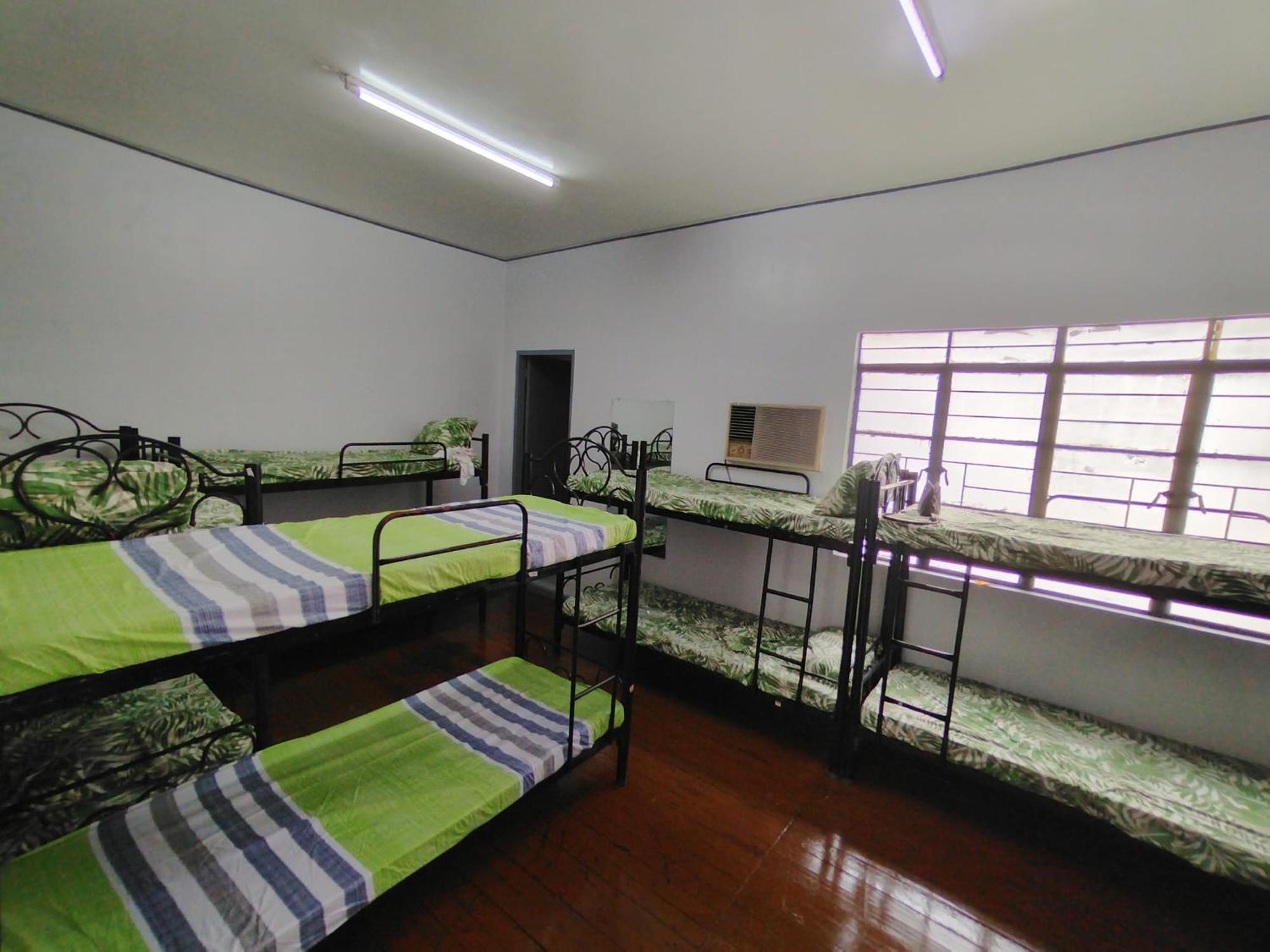 Albergue Bahaymandaragat *