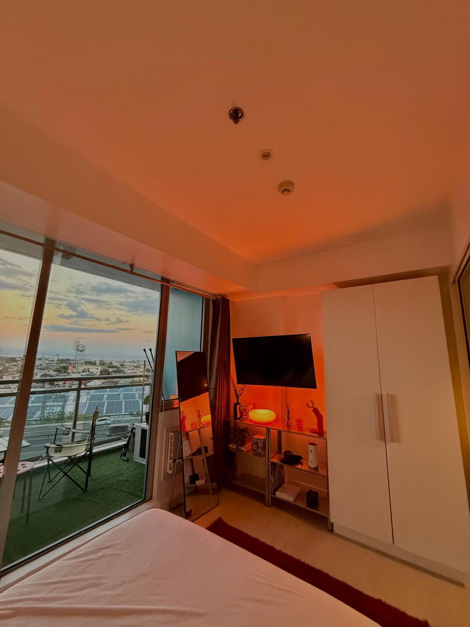 Bed & Breakfast Urban Escape Pad - Azure Urban Residences