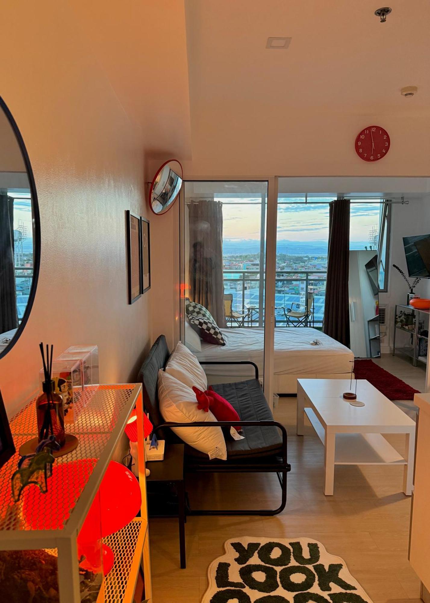 Urban Escape Pad - Azure Urban Residences