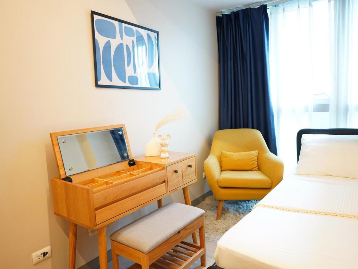 Luxury 2-bedroom At Bgc Uptown Apartment *