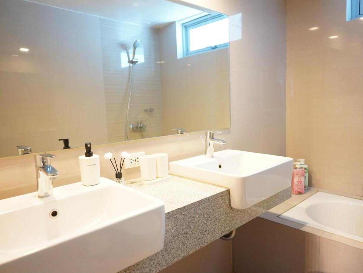 Luxury 2-bedroom At Bgc Uptown Apartment Manila