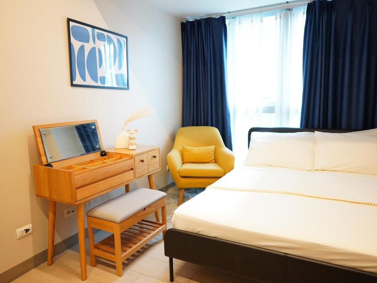 Luxury 2-bedroom At Bgc Uptown Apartment *