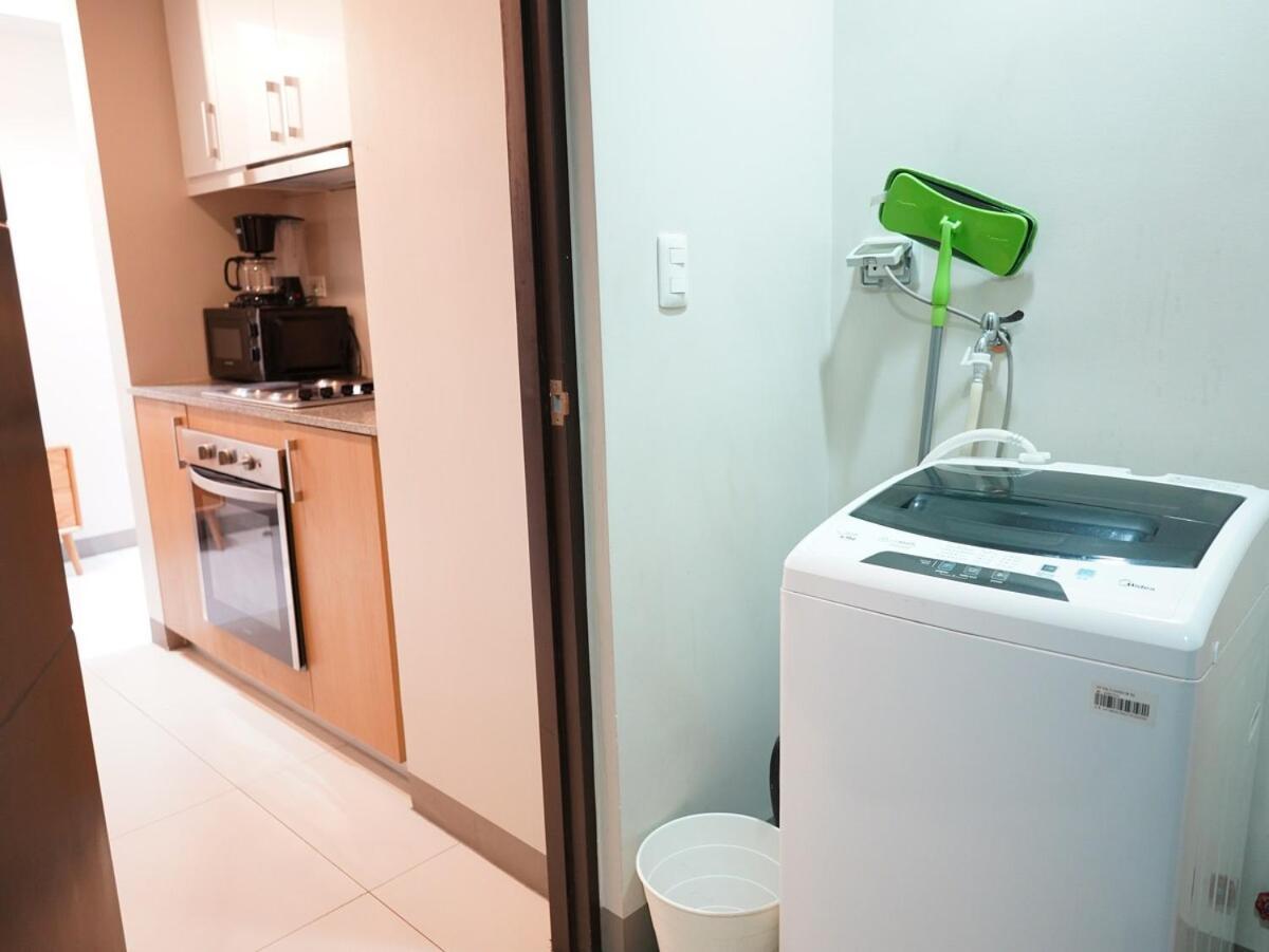 Luxury 2-bedroom At Bgc Uptown Apartment Manila