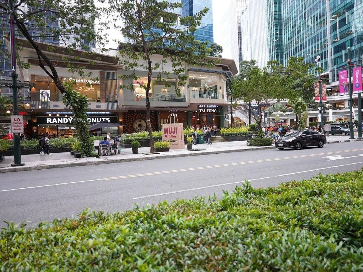 Luxury 2-bedroom At Bgc Uptown Apartment Manila