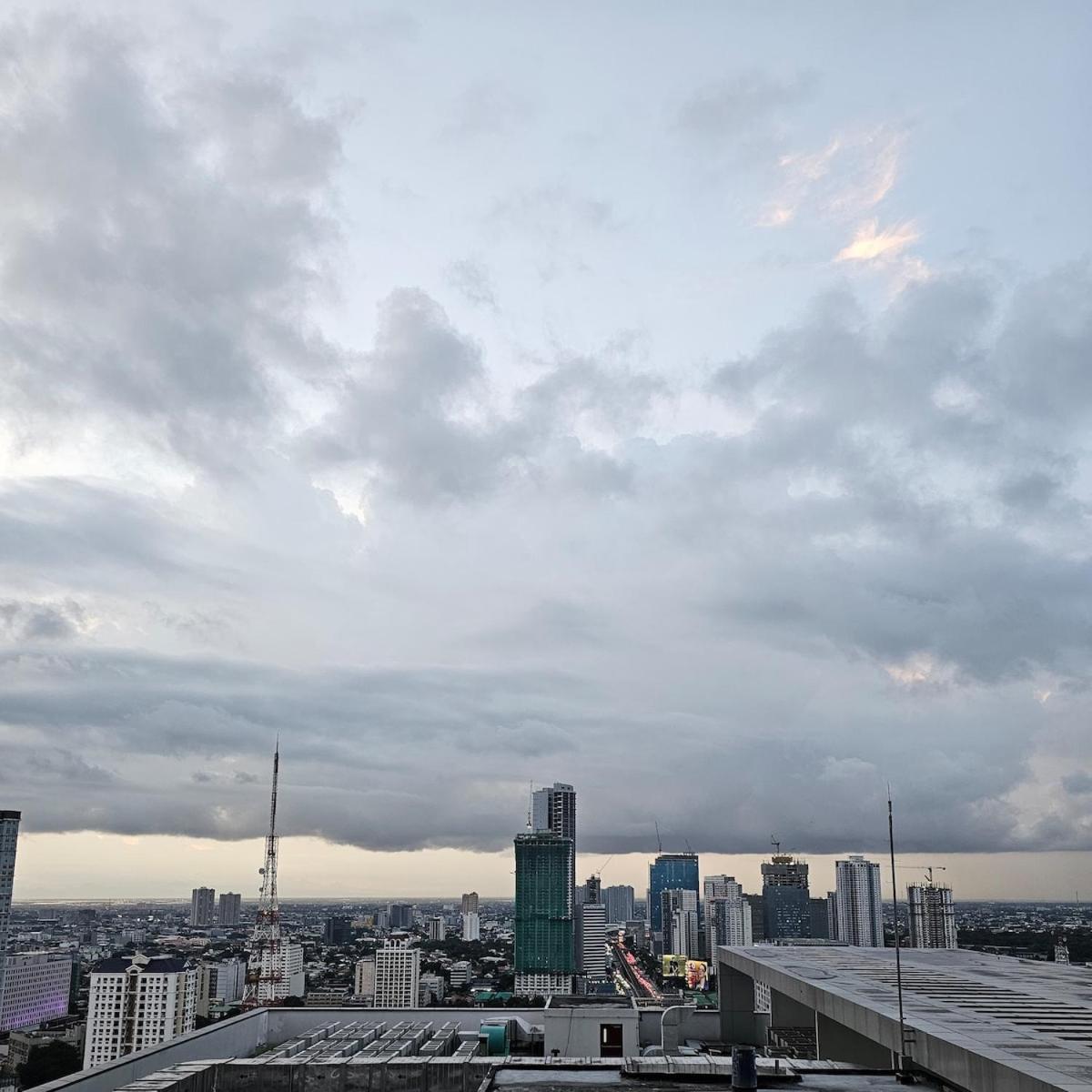 Pet Friendly In Timog With Balcony View *