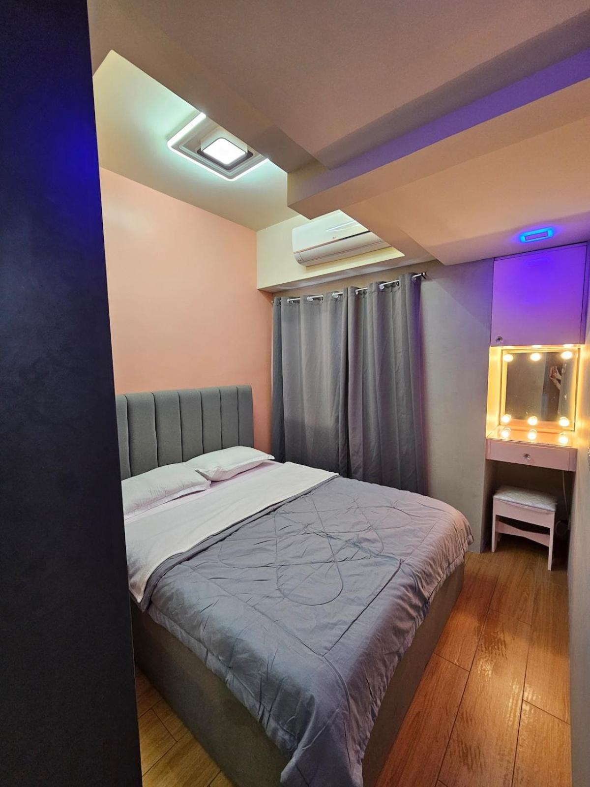 Pet Friendly In Timog With Balcony View Apartment