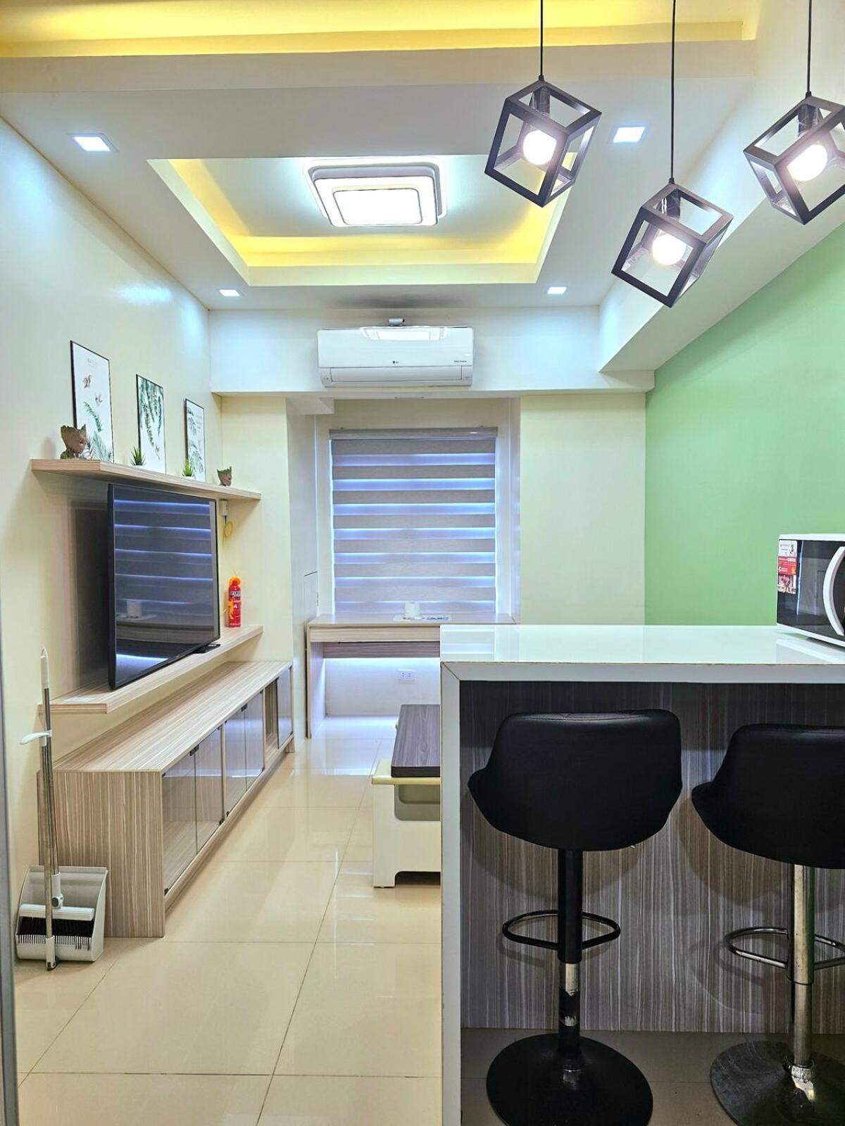 Apartment Pet Friendly In Timog With Balcony View
