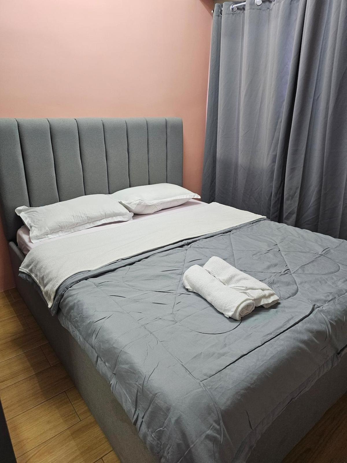 Pet Friendly In Timog With Balcony View Apartment
