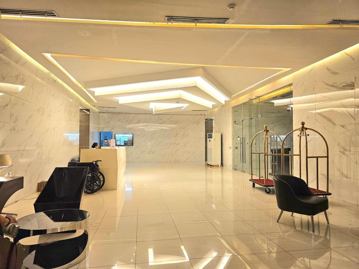 Pet Friendly In Timog With Balcony View Apartment Manila
