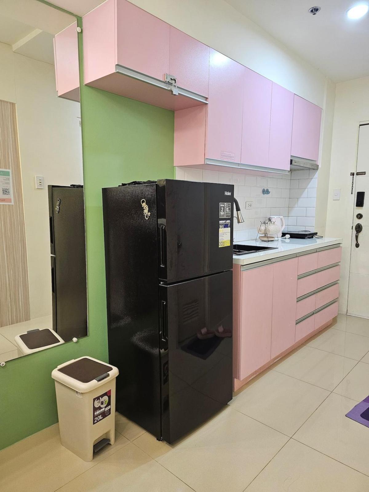 Pet Friendly In Timog With Balcony View