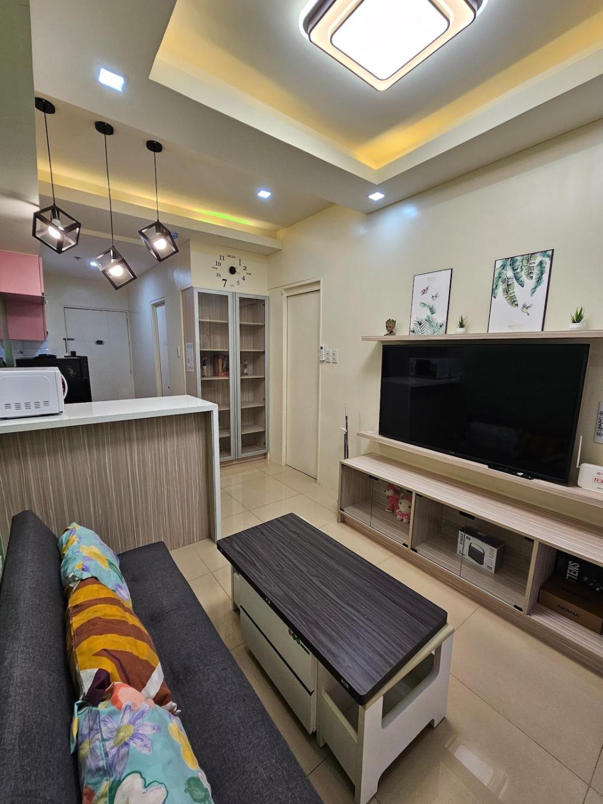 Pet Friendly In Timog With Balcony View Apartment Manila