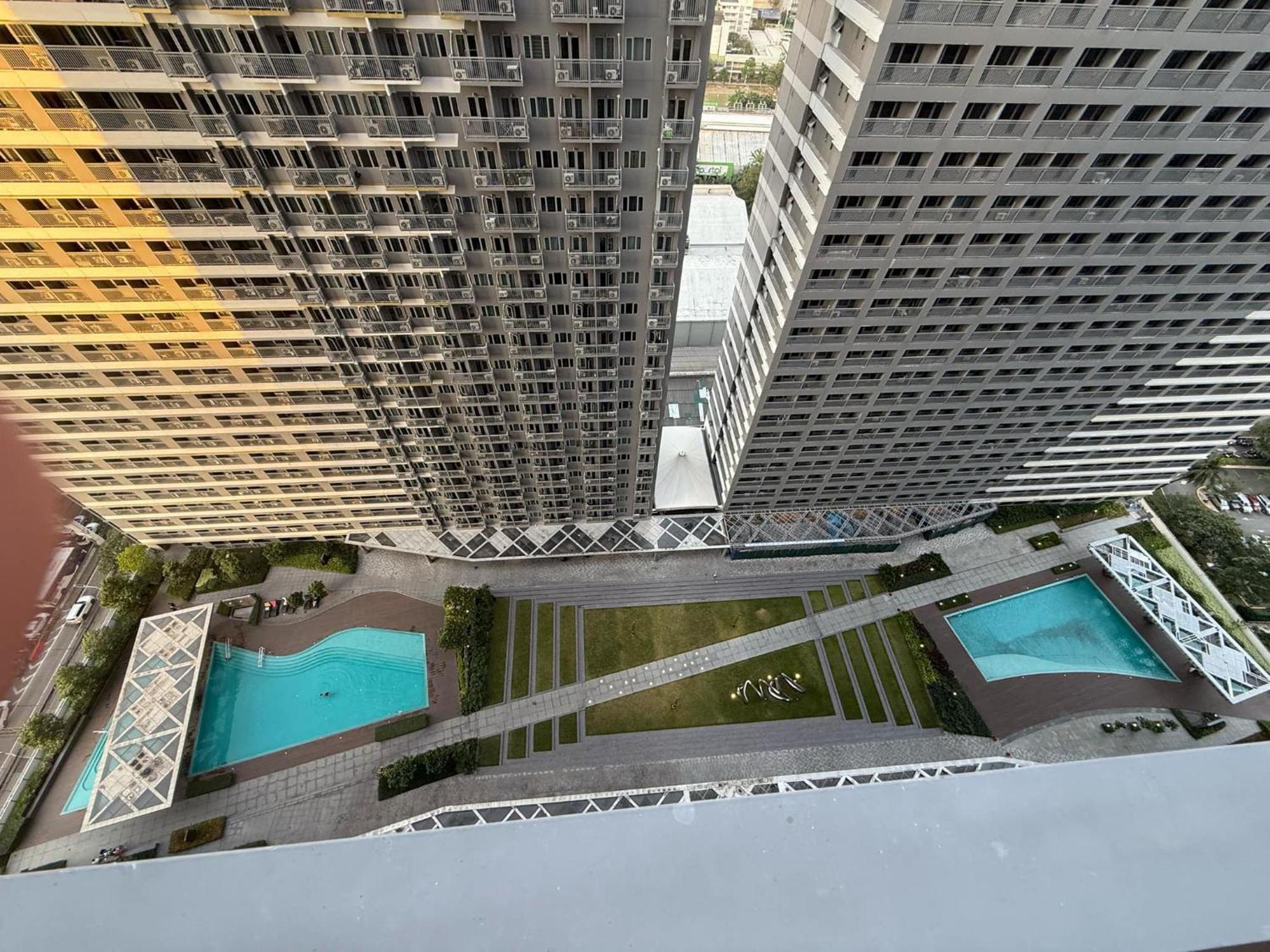 Aparthotel 1 Bedroom In Fame Tower 2 - 36th Flr Manila