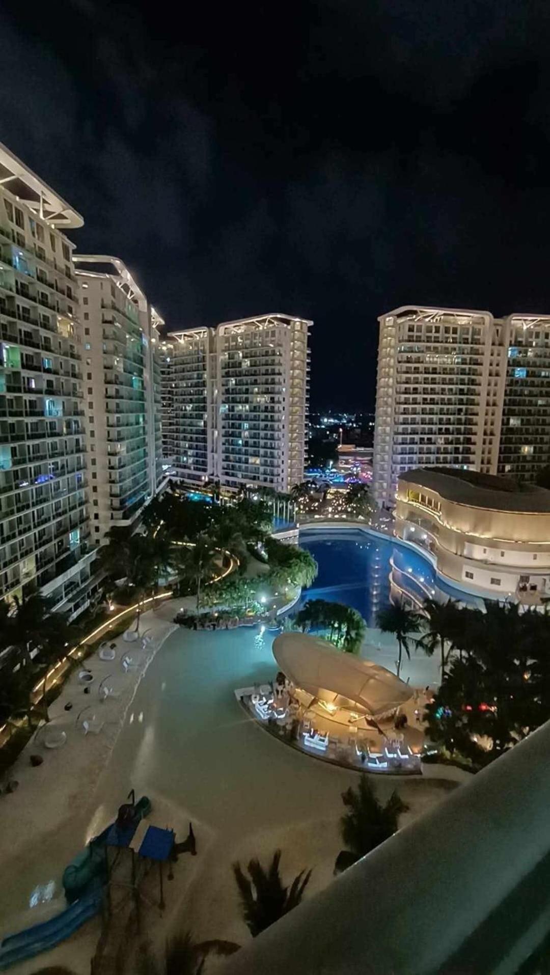At Azure Urban With Smarttv Apartment