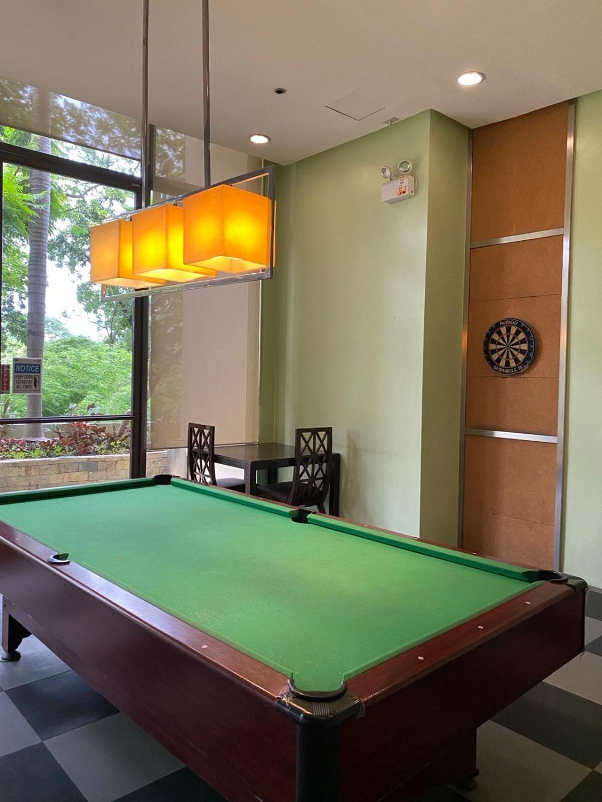 Apartment 1br Modern Bellagio Oasis Burgos Circle View Bgc *