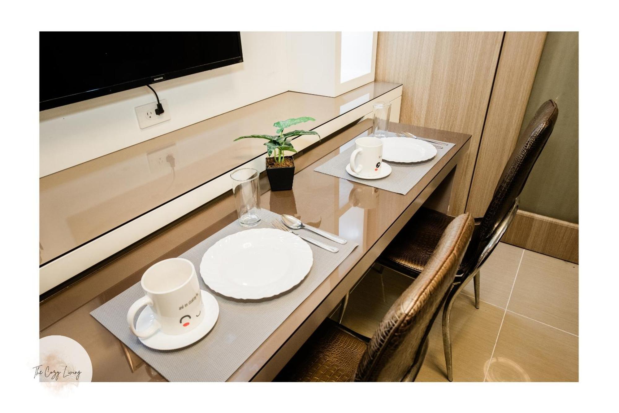 Aparthotel Staycation Near Moa Manila