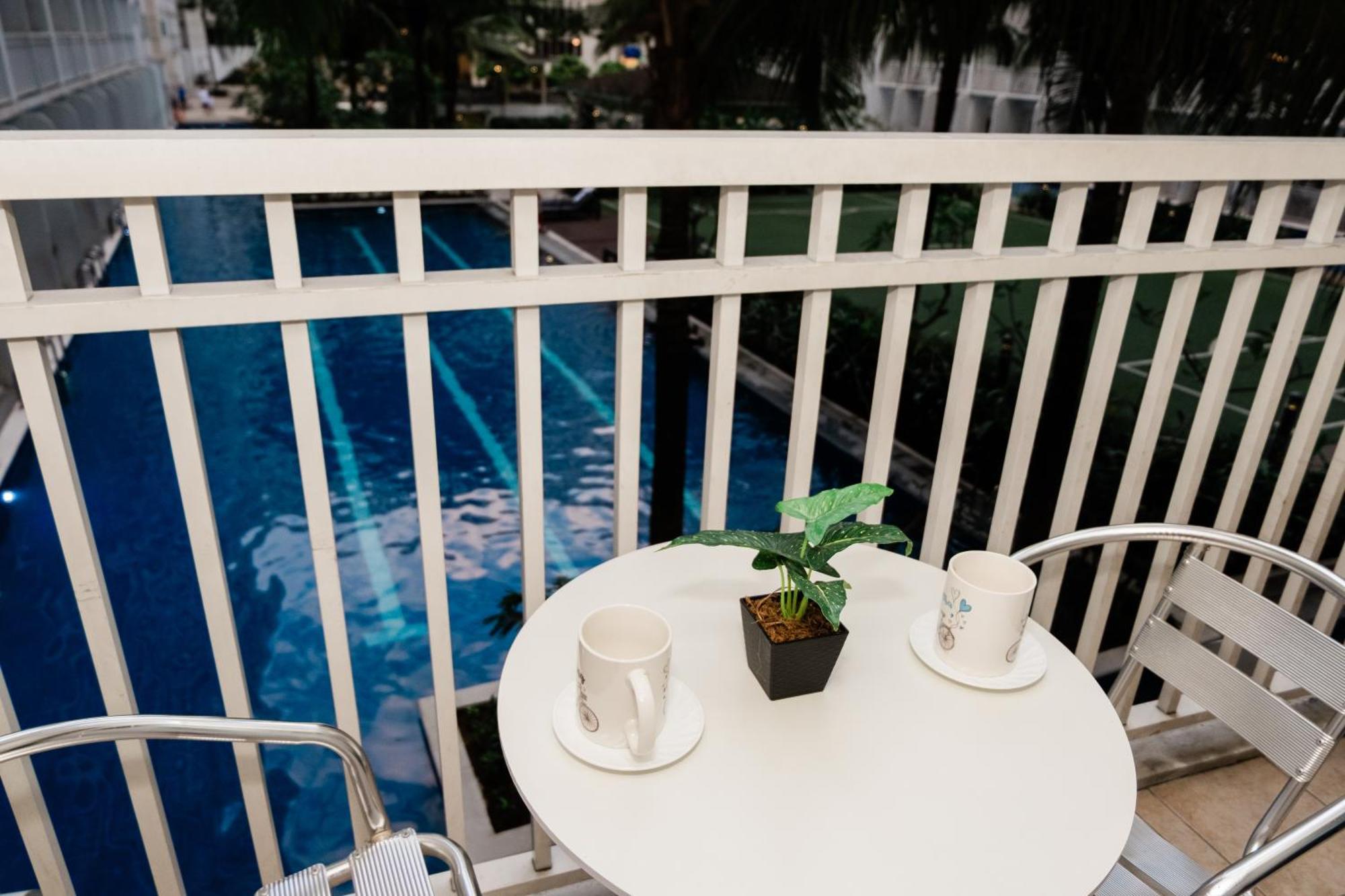Aparthotel Staycation Near Moa Manila