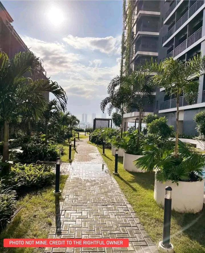 Arq Staycation - Red Residences Makati Aparthotel *