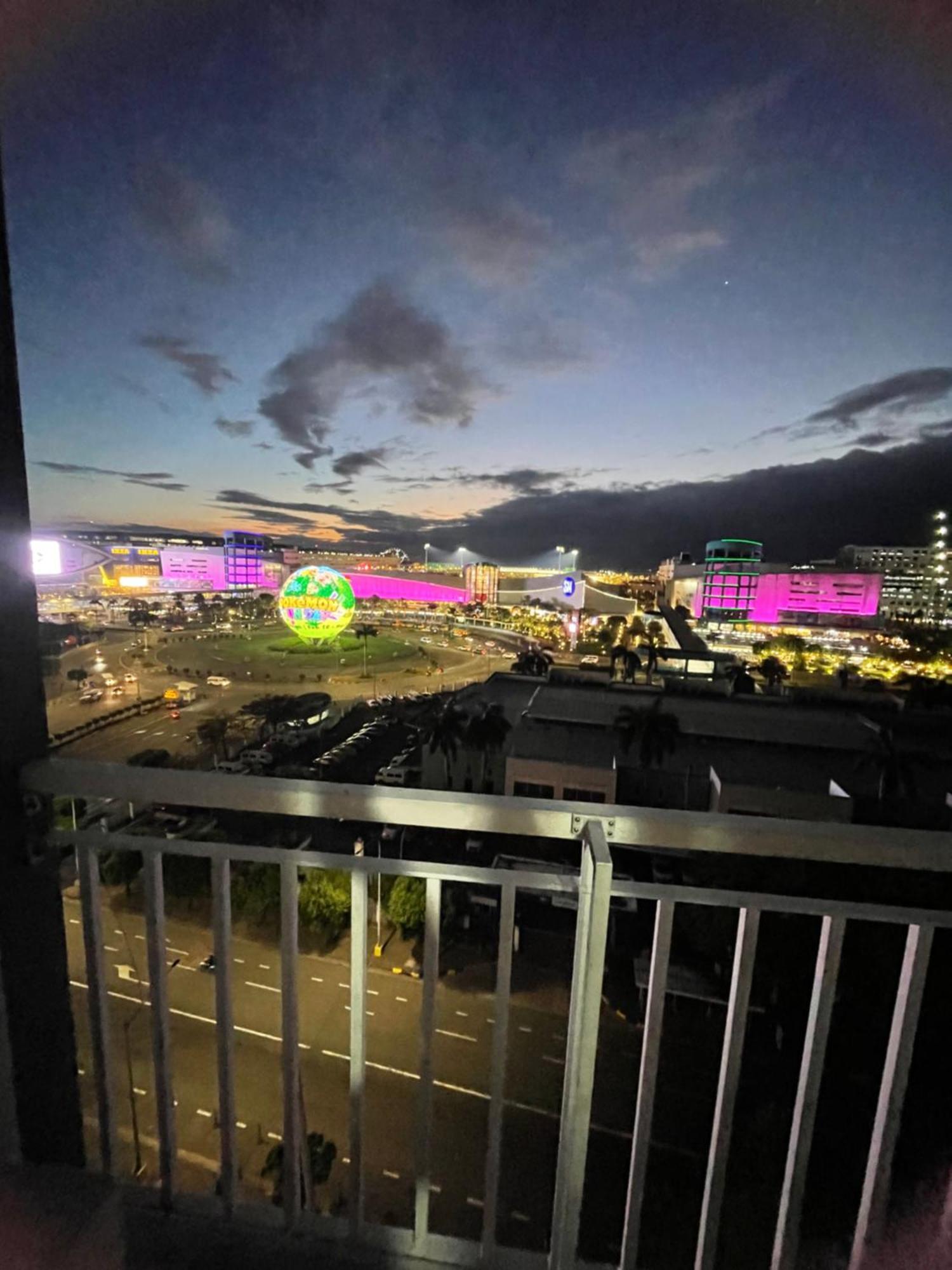 Apartment 3br Moa View Firework Big Balcony 1148 Manila