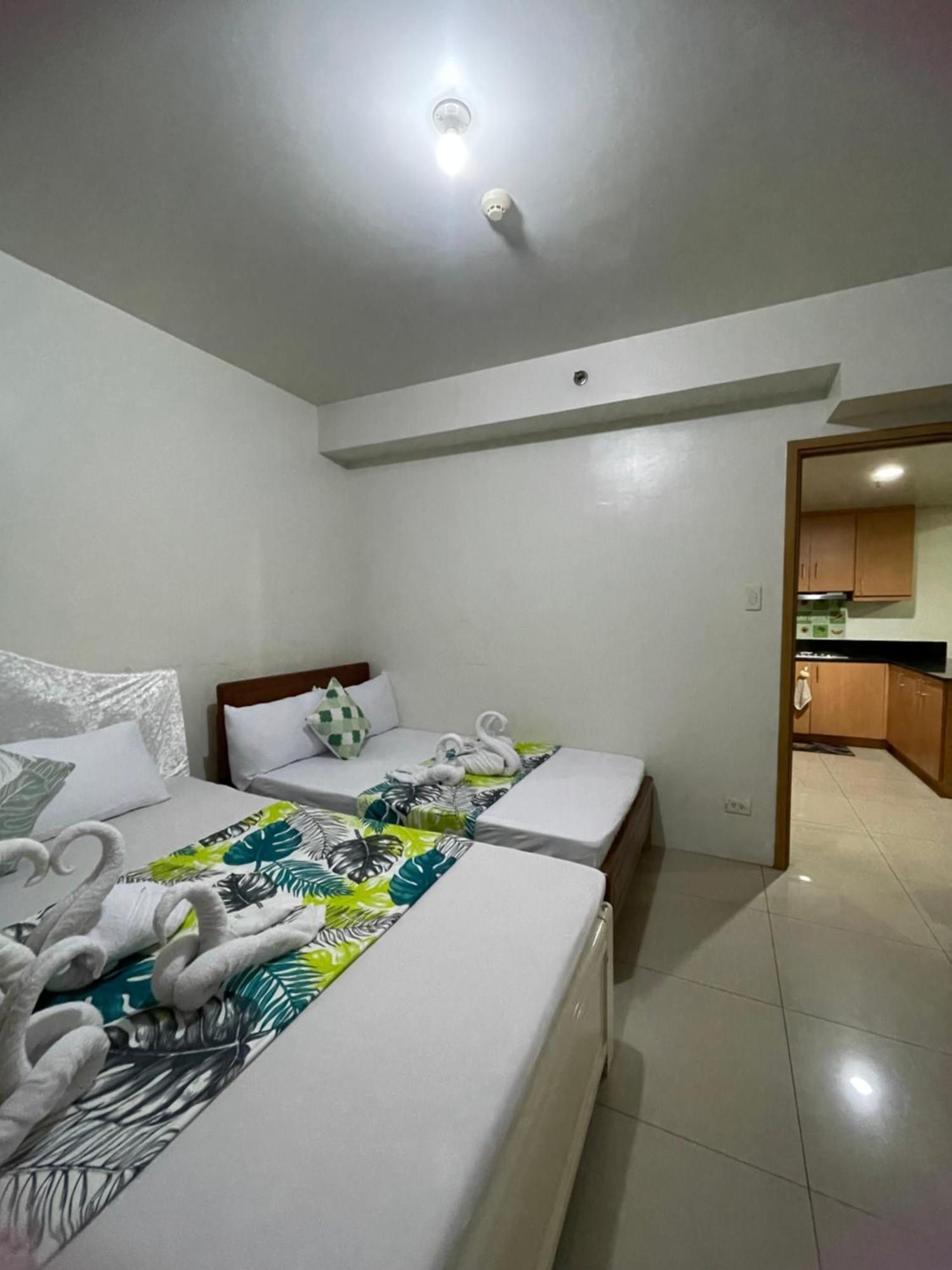 3br Moa View Firework Big Balcony 1148 Apartment Manila