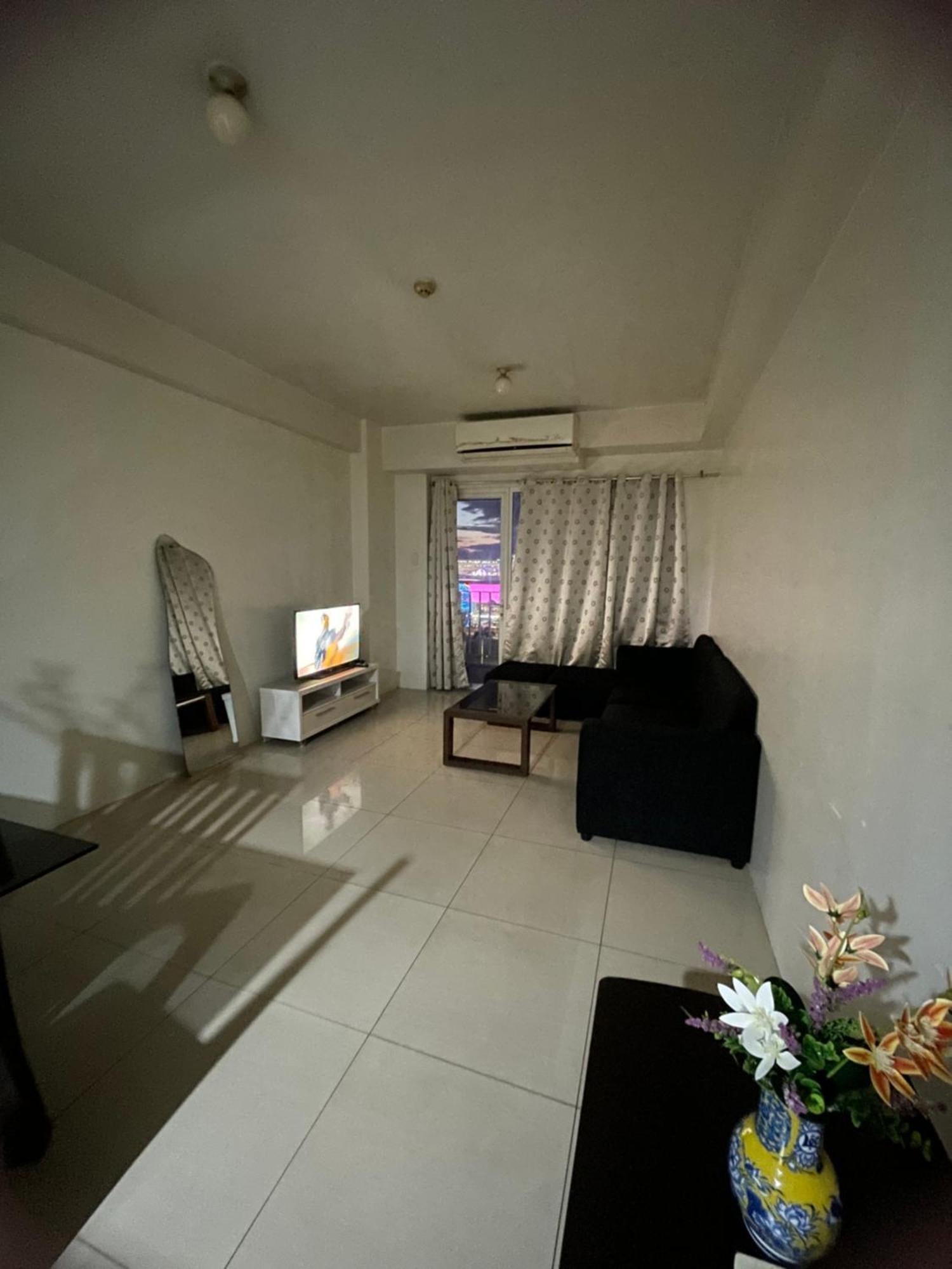 3br Moa View Firework Big Balcony 1148 Apartment Manila
